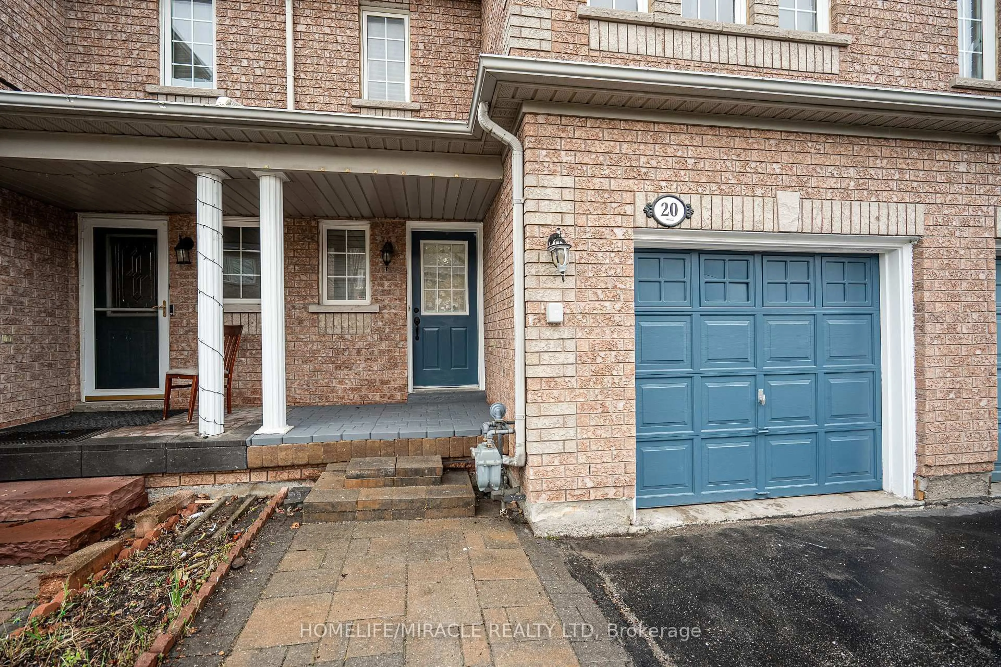 Home with brick exterior material, street for 21 Eastview Gate #20, Brampton Ontario L6P 1P6