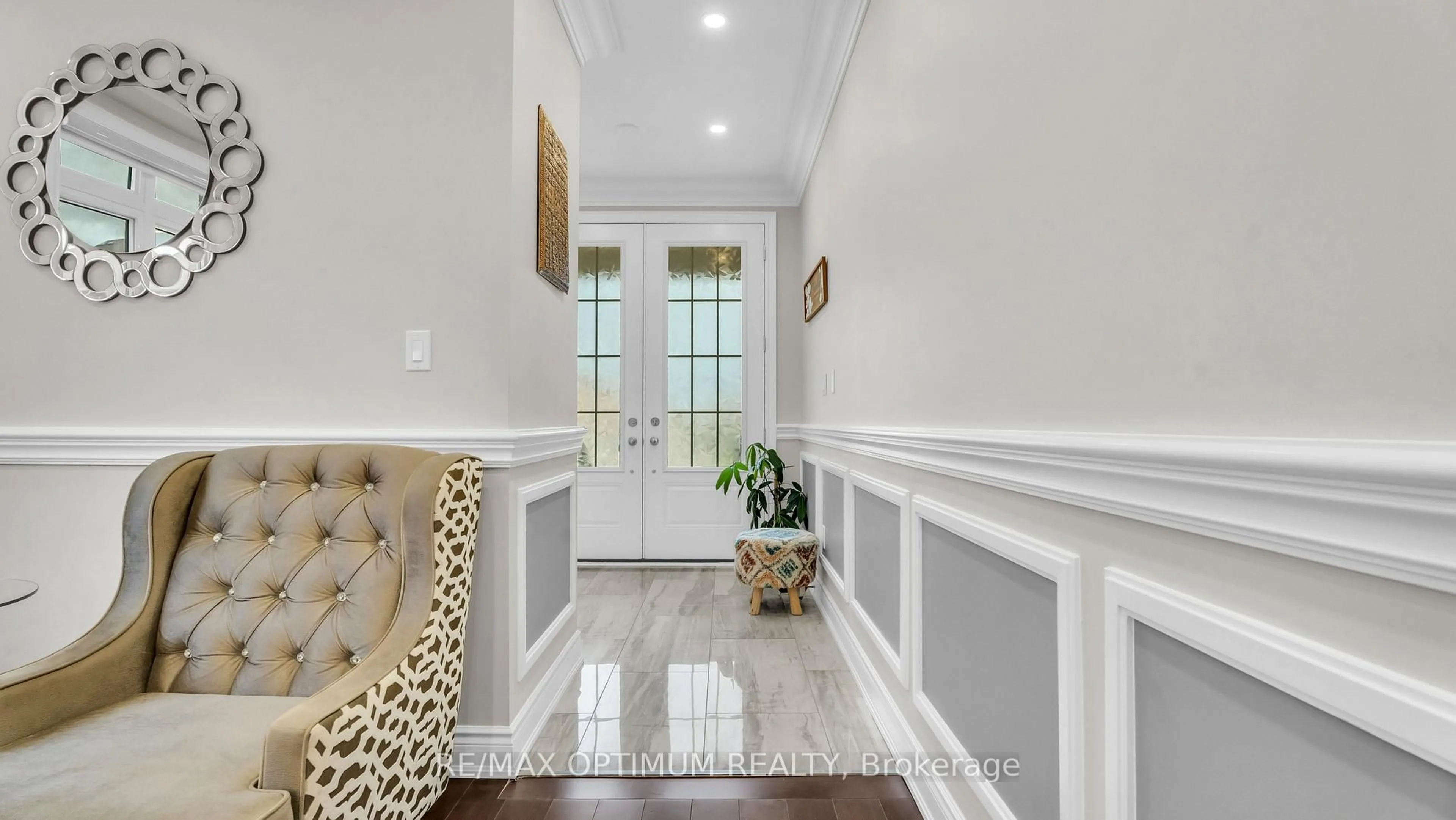 Indoor foyer for 30 Wheatberry Cres, Brampton Ontario L6R 4A1
