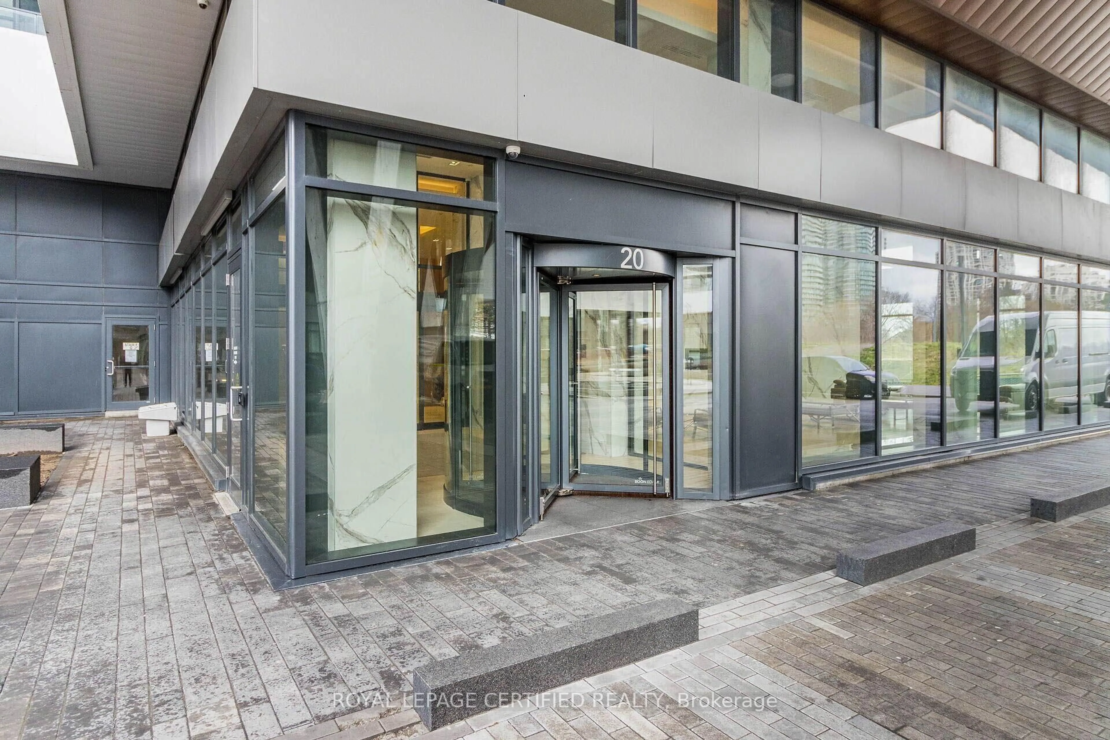 Indoor foyer for 20 Shore Breeze Dr #4701, Toronto Ontario M8V 0C7