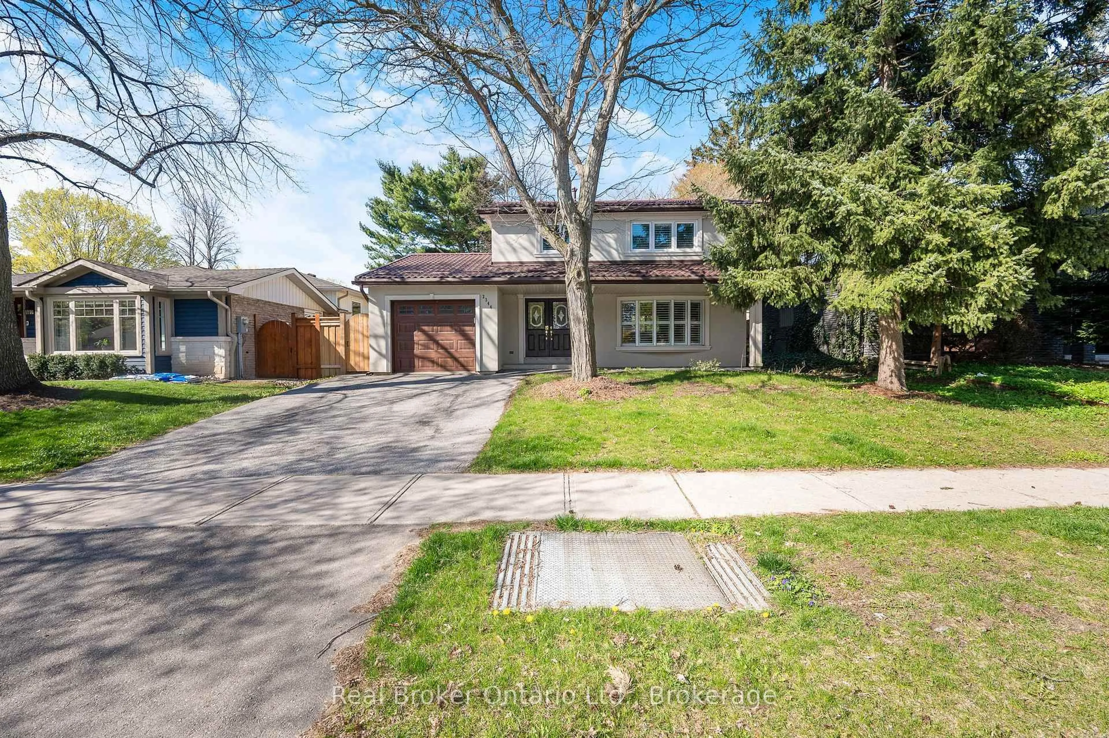 Home with brick exterior material, street for 2344 Devon Rd, Oakville Ontario L6J 5R5