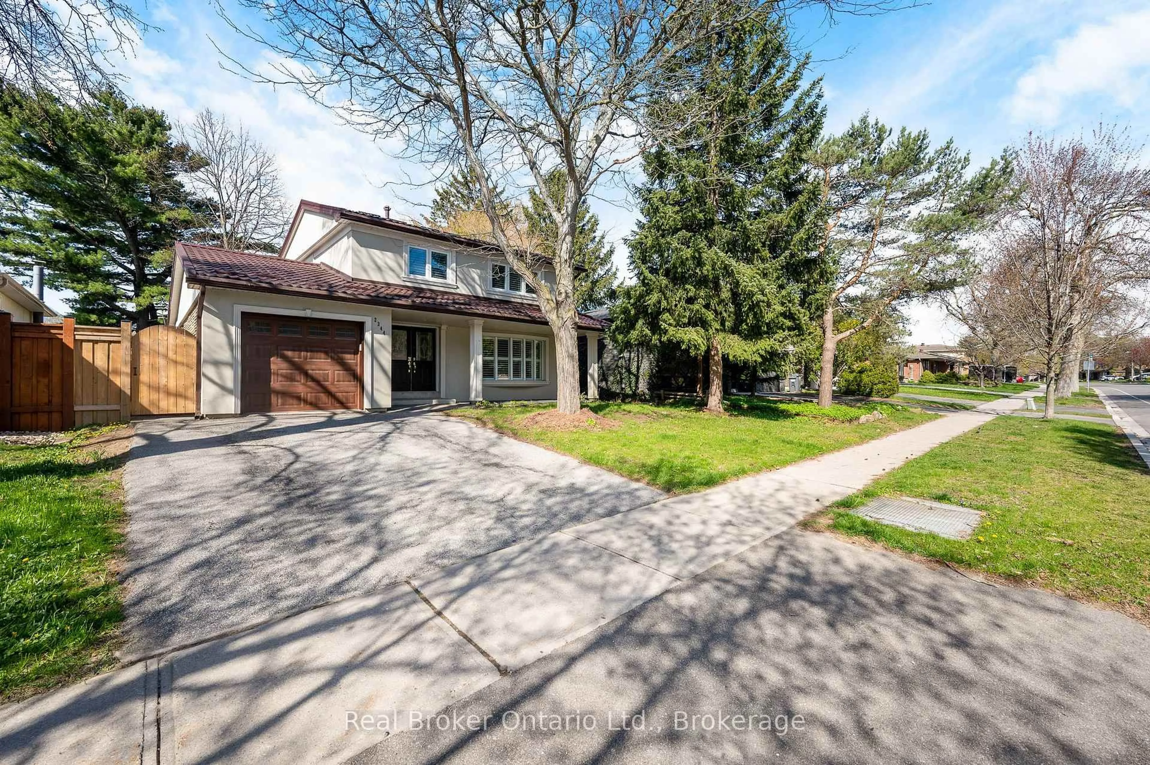 Home with brick exterior material, street for 2344 Devon Rd, Oakville Ontario L6J 5R5
