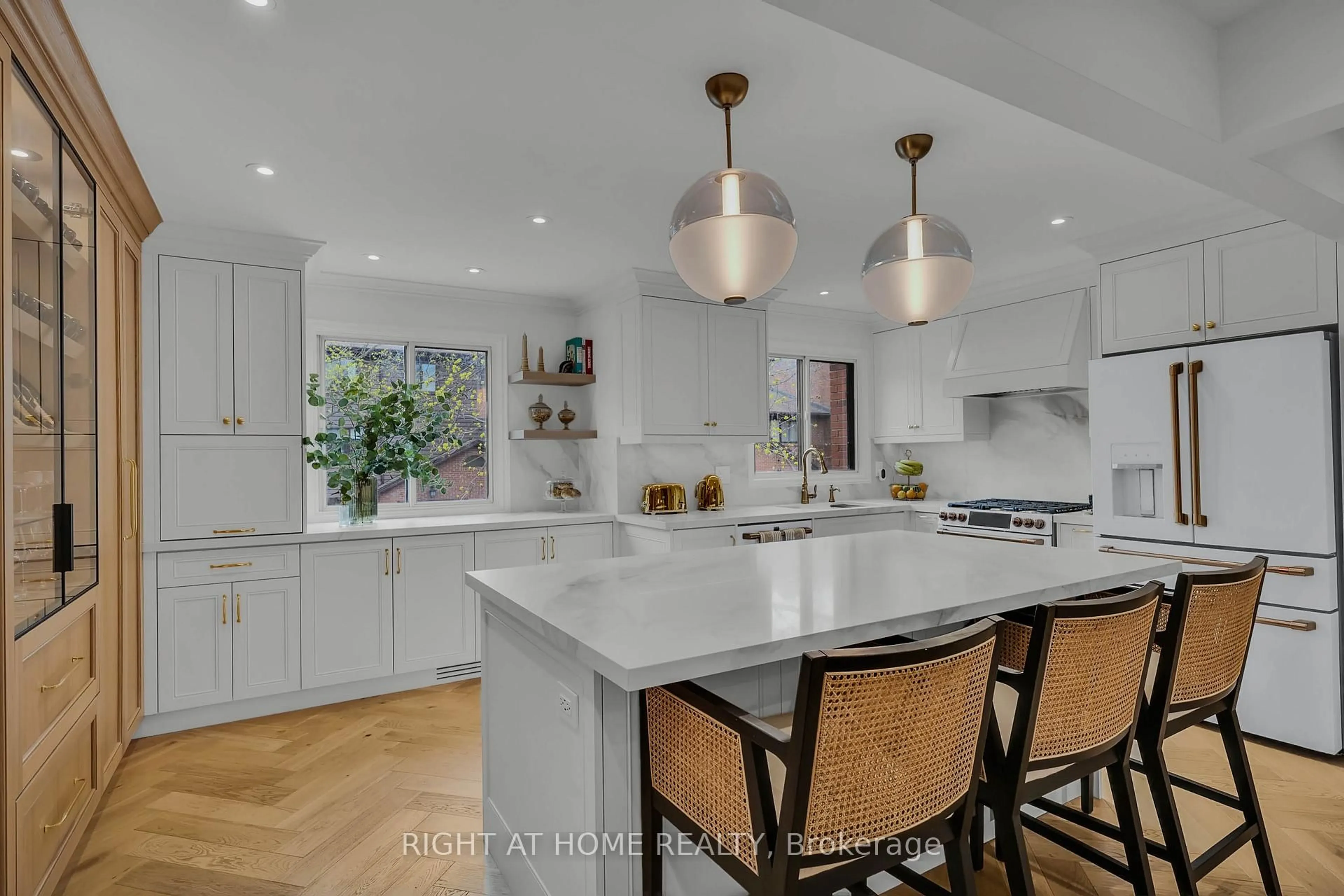 Open concept kitchen, ceramic/tile floor for 4165 Fieldgate Dr #43, Mississauga Ontario L4W 2M9