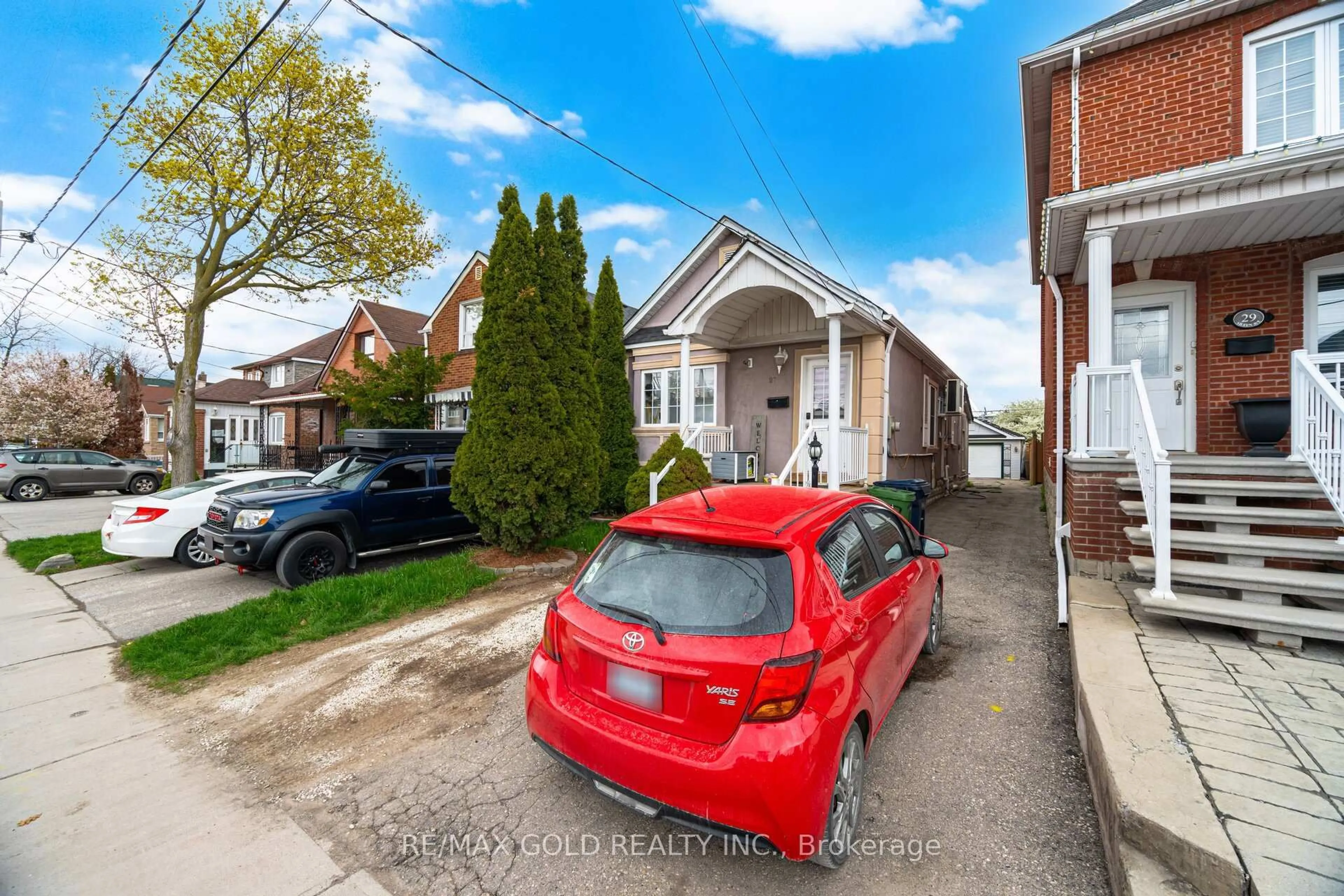 Unknown for 27 Aileen Ave, Toronto Ontario M6M 1E5