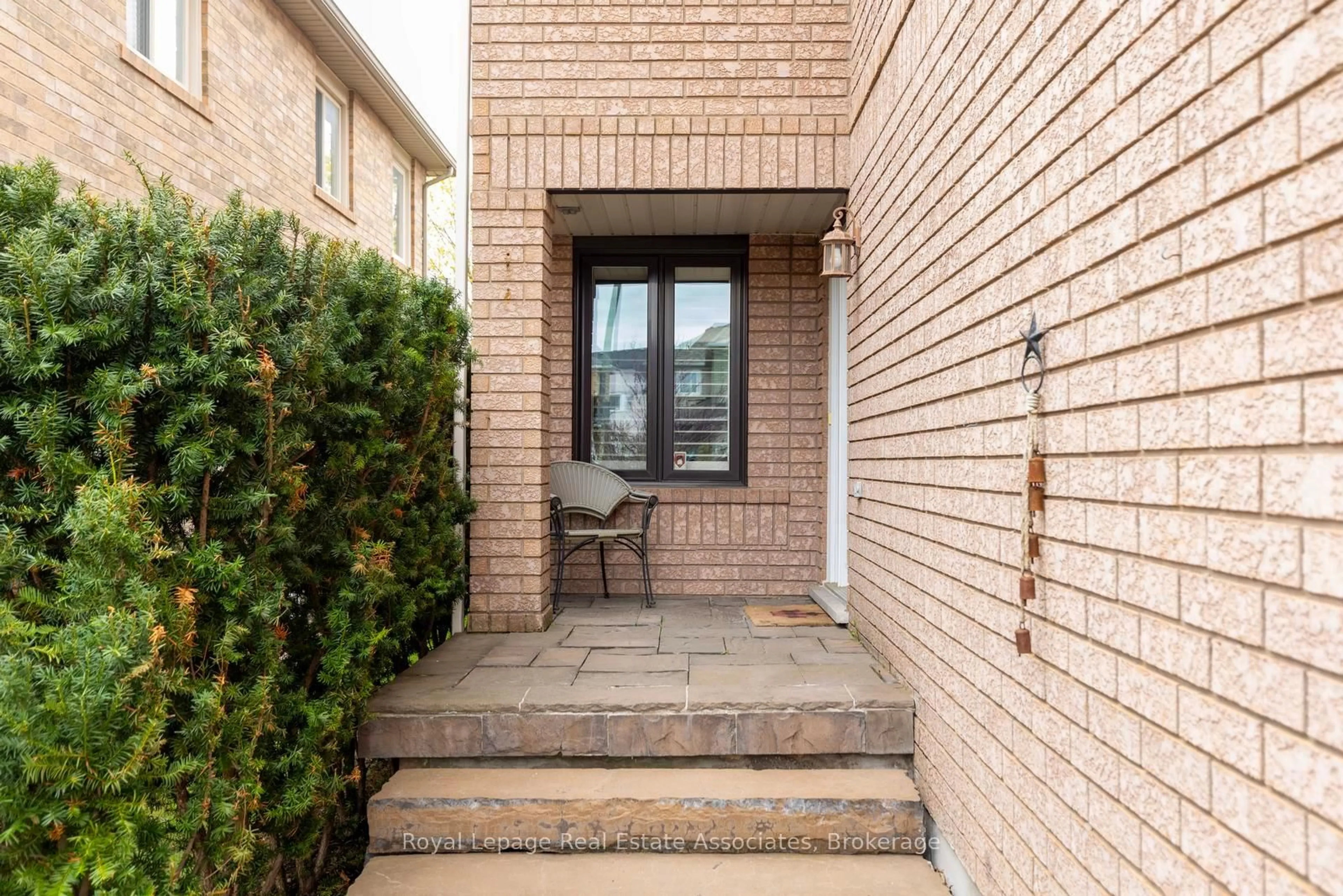 Unknown for 1818 Bridlington Crt, Mississauga Ontario L5N 7L1