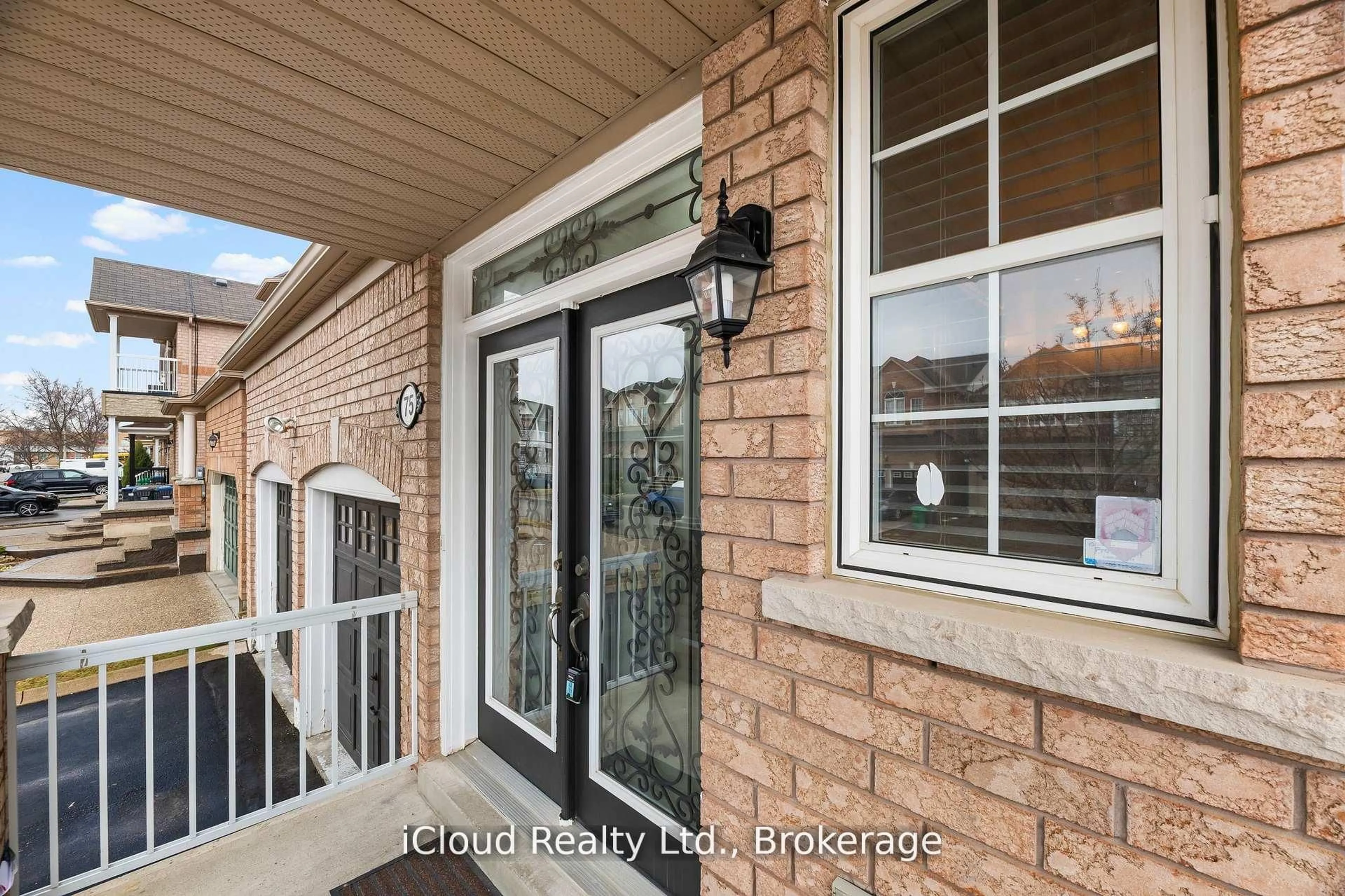 Indoor entryway for 75 Iron Block Dr, Brampton Ontario L7A 0J1