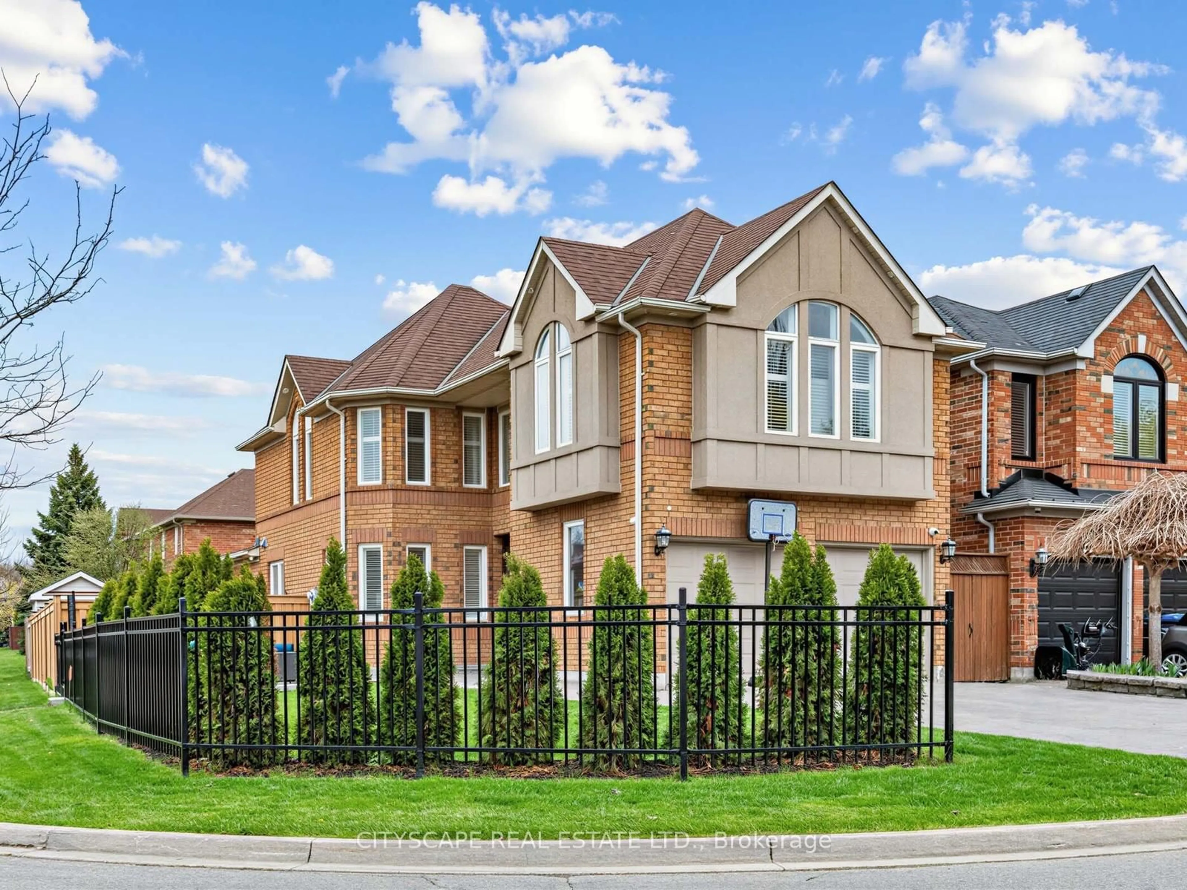 Home with brick exterior material, street for 3671 Forest Bluff Cres, Mississauga Ontario L5N 7W7