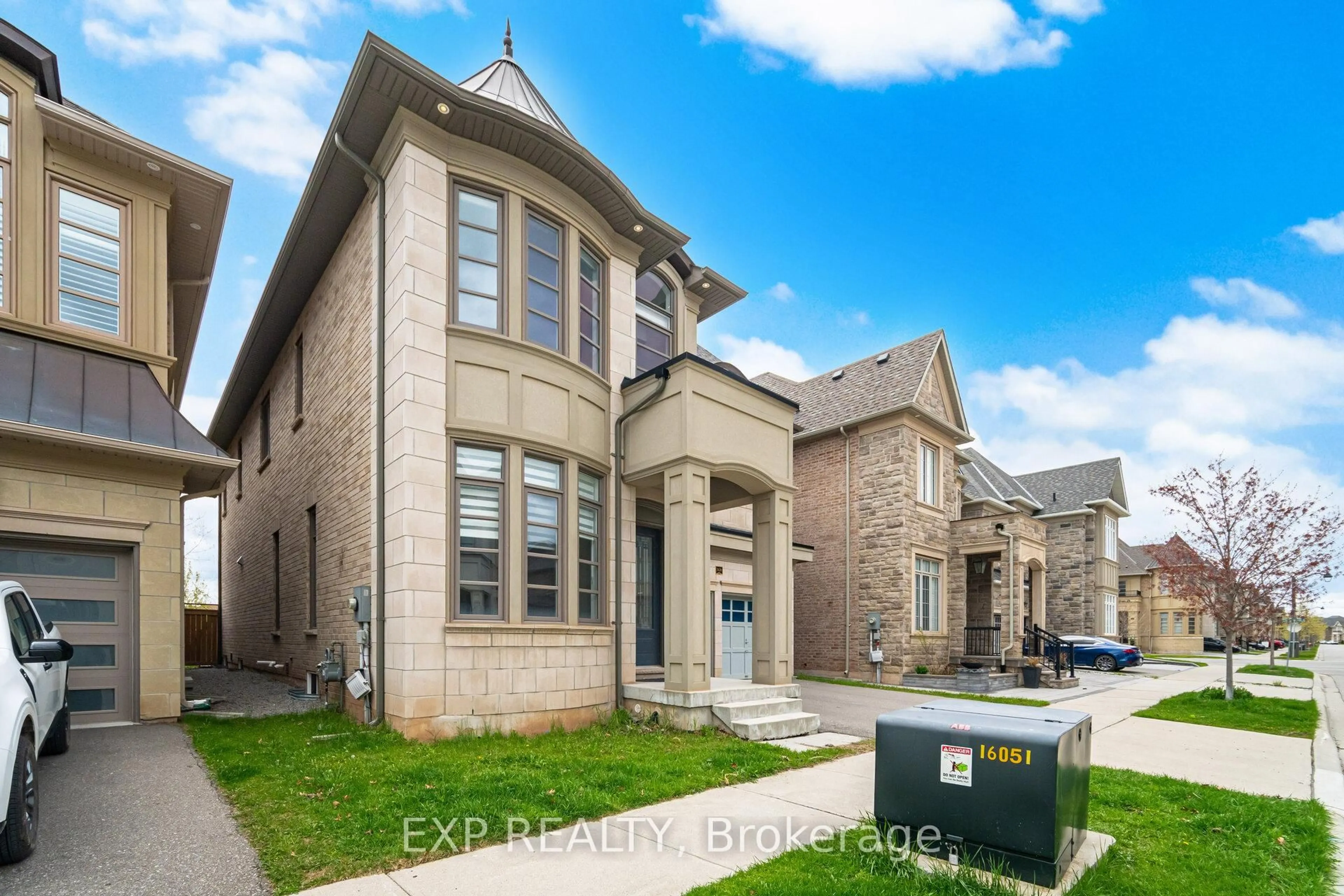 Home with brick exterior material, street for 3128 Parsonage Cres, Oakville Ontario L6H 0T9
