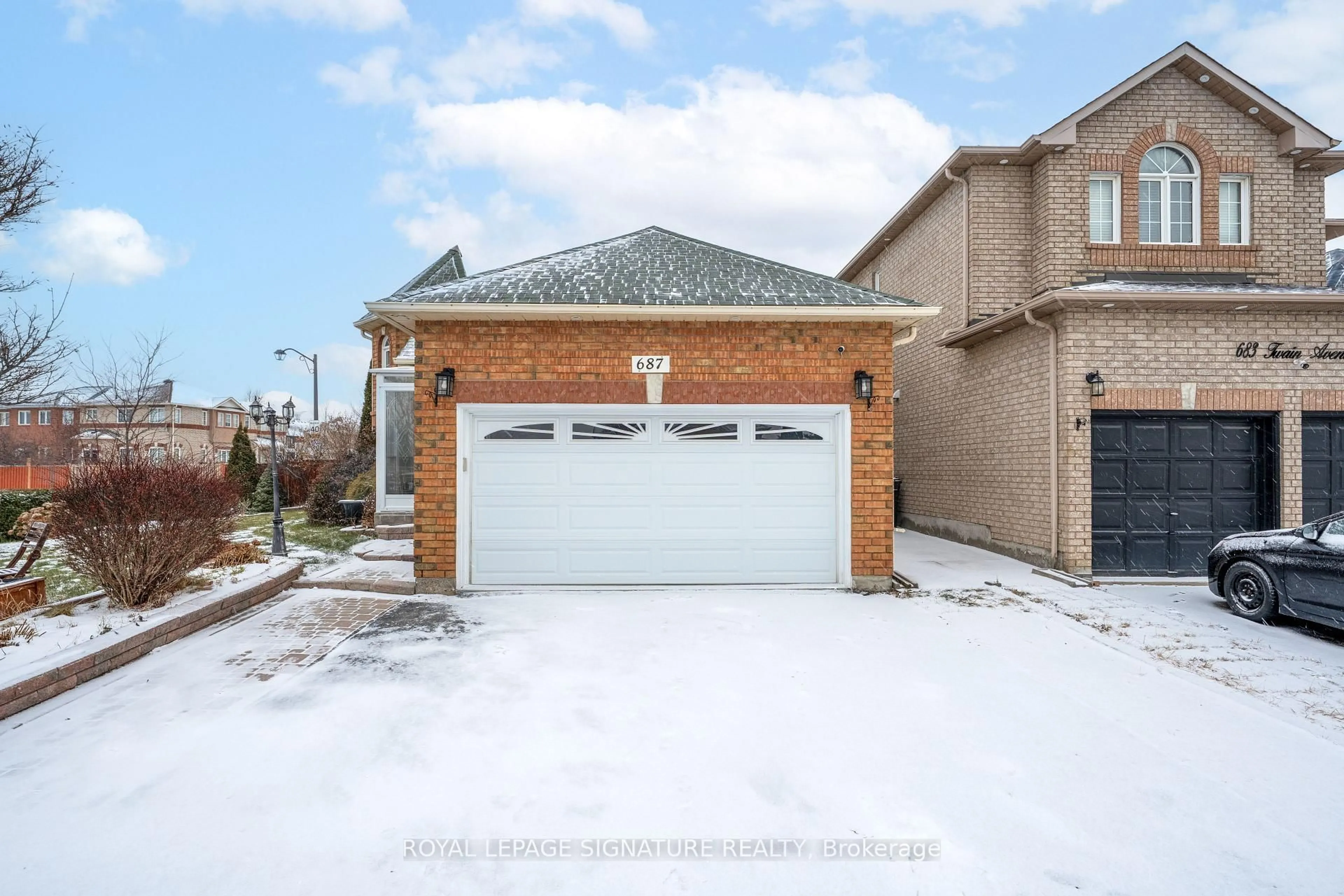 Unknown for 687 Twain Ave, Mississauga Ontario L5W 1K7