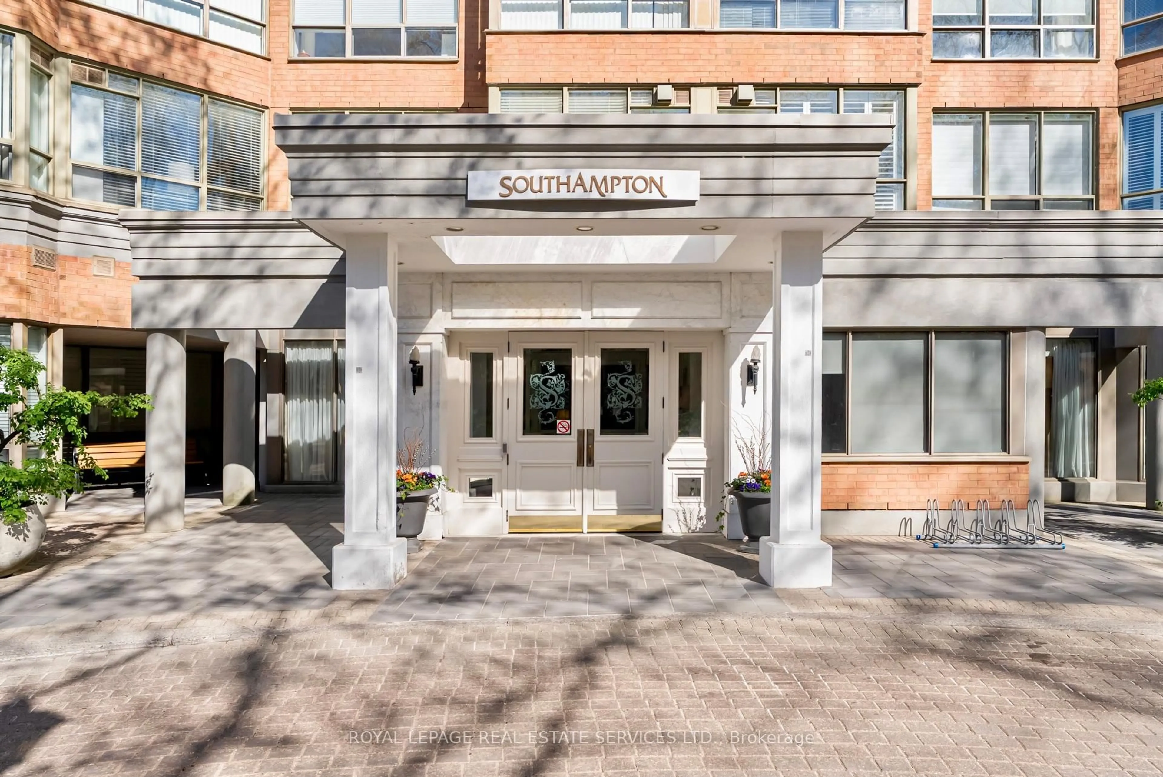 Unknown for 1 Ripley Ave #403, Toronto Ontario M6S 4Z6