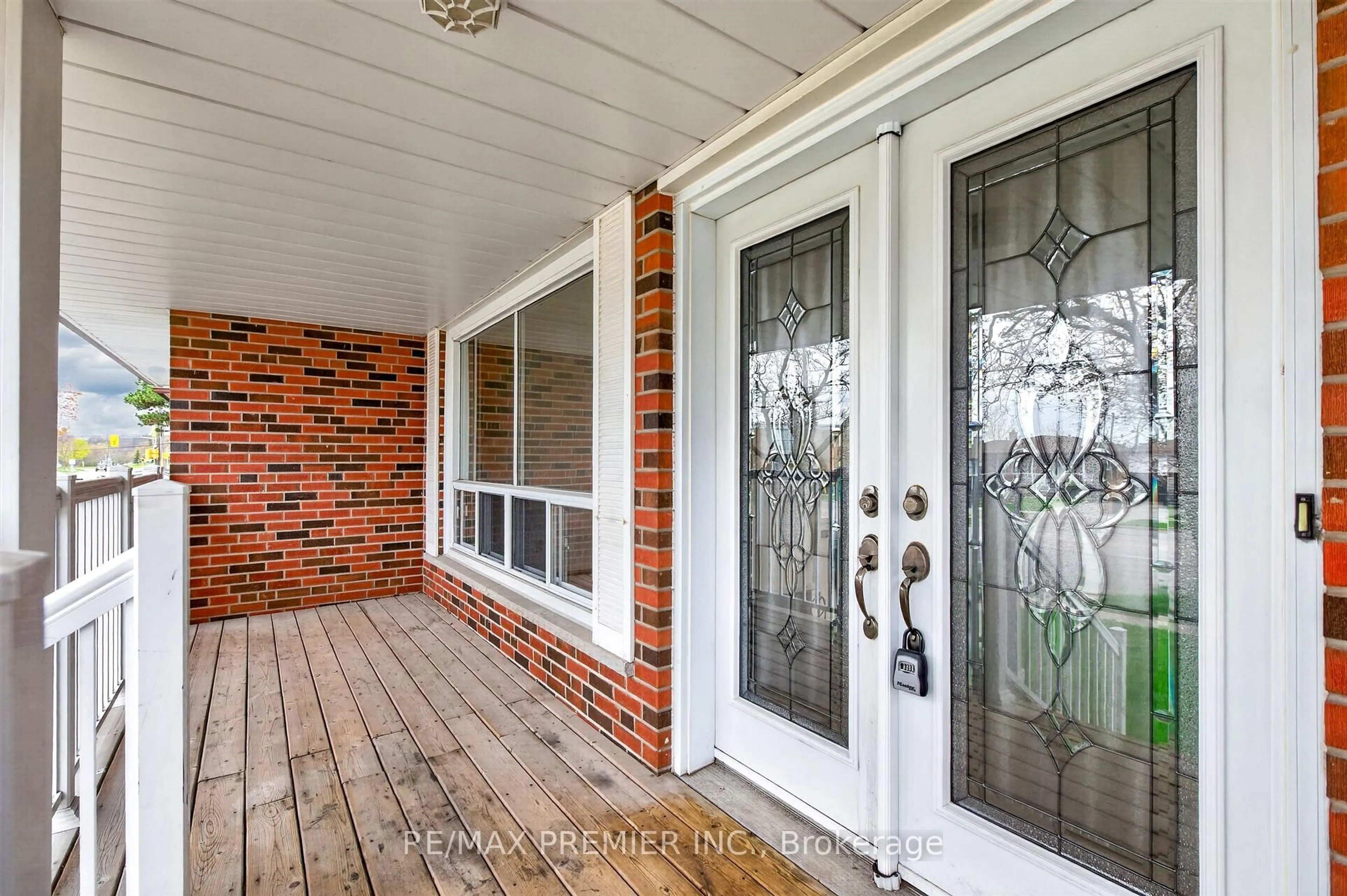 Indoor entryway for 506 Rathburn Rd, Toronto Ontario M9C 3S8