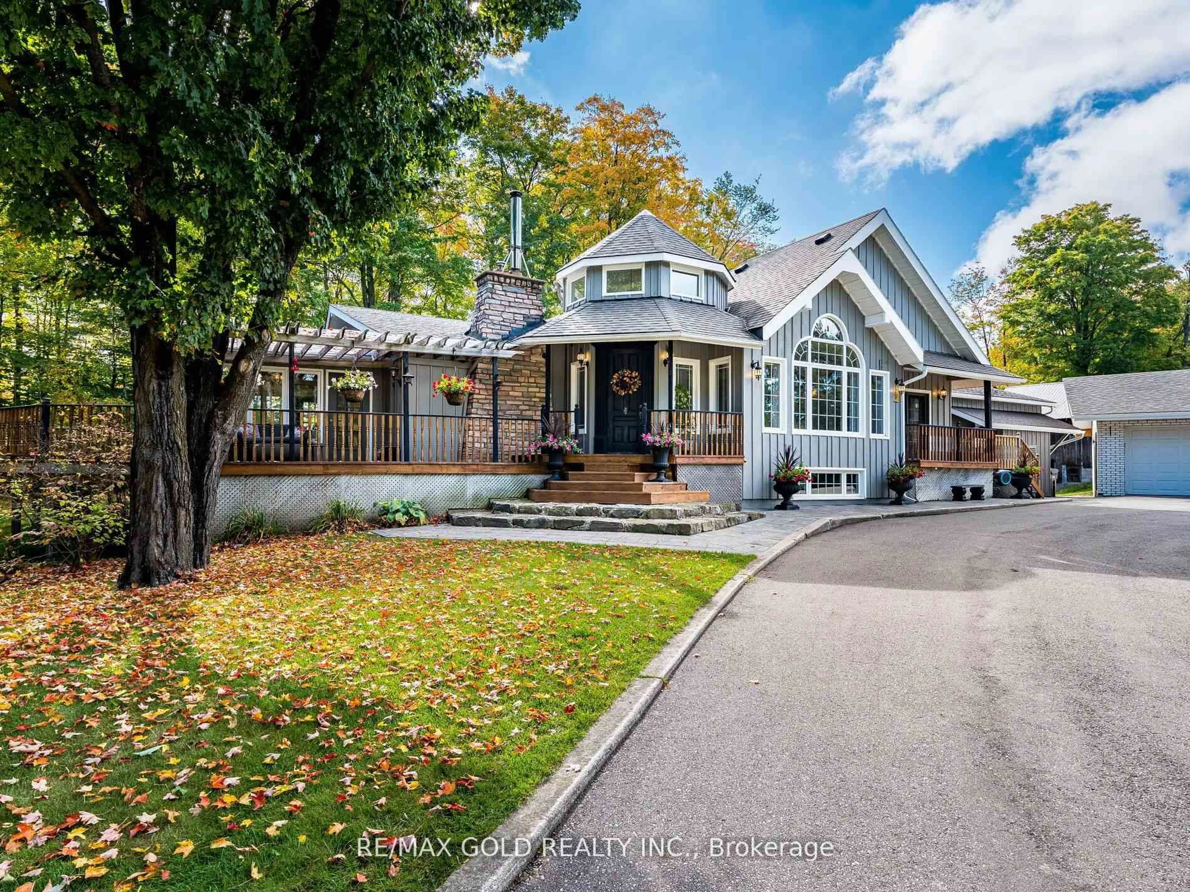 Home with brick exterior material, street for 20054 Horseshoe Hill Rd, Caledon Ontario L7K 2B6