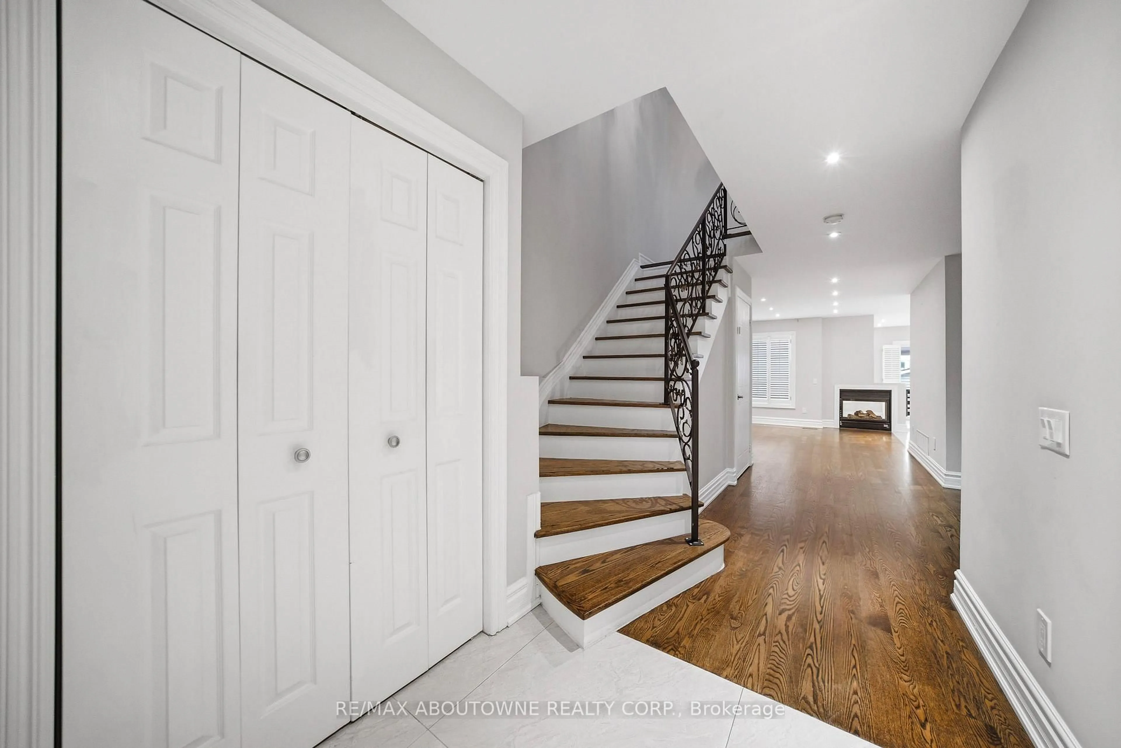 Unknown for 5129 Boardwalk Dr, Mississauga Ontario L5R 3X7