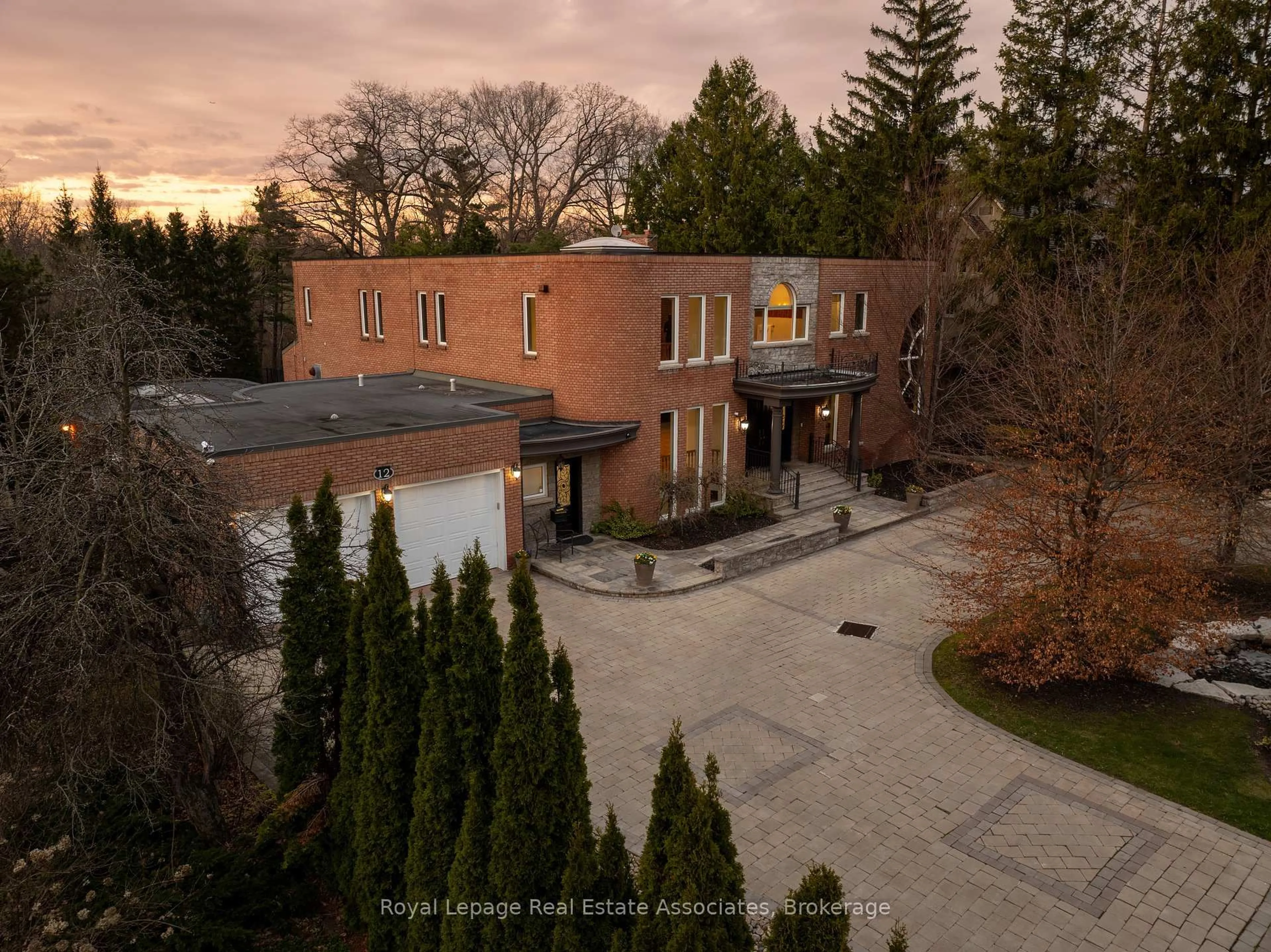 A pic from outside/outdoor area/front of a property/back of a property/a pic from drone, street for 12 Westmount Park Rd, Toronto Ontario M9P 1R5
