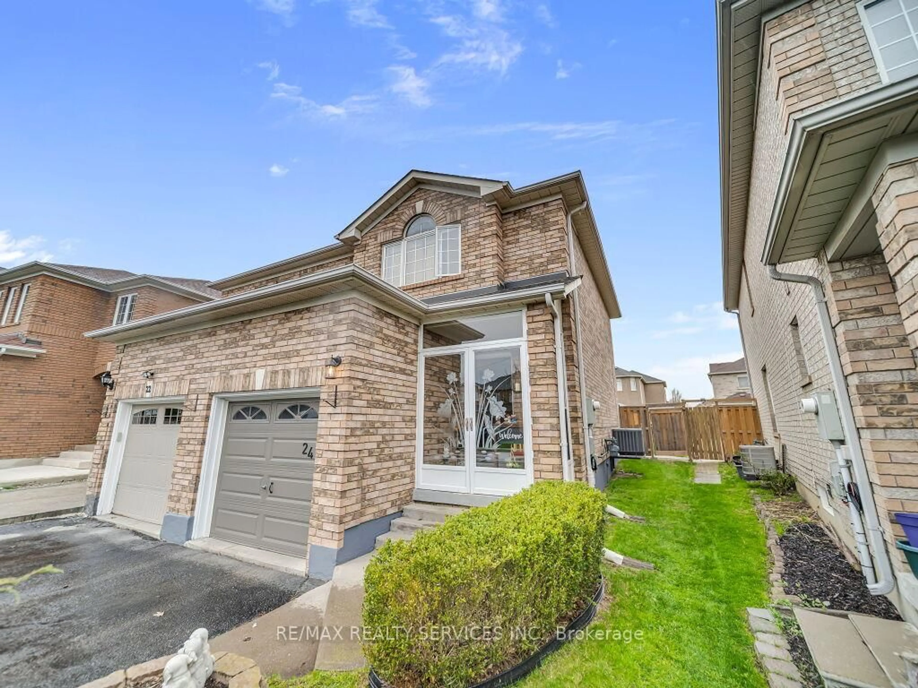 Home with brick exterior material, street for 24 Melissa Crt, Brampton Ontario L6X 4X1