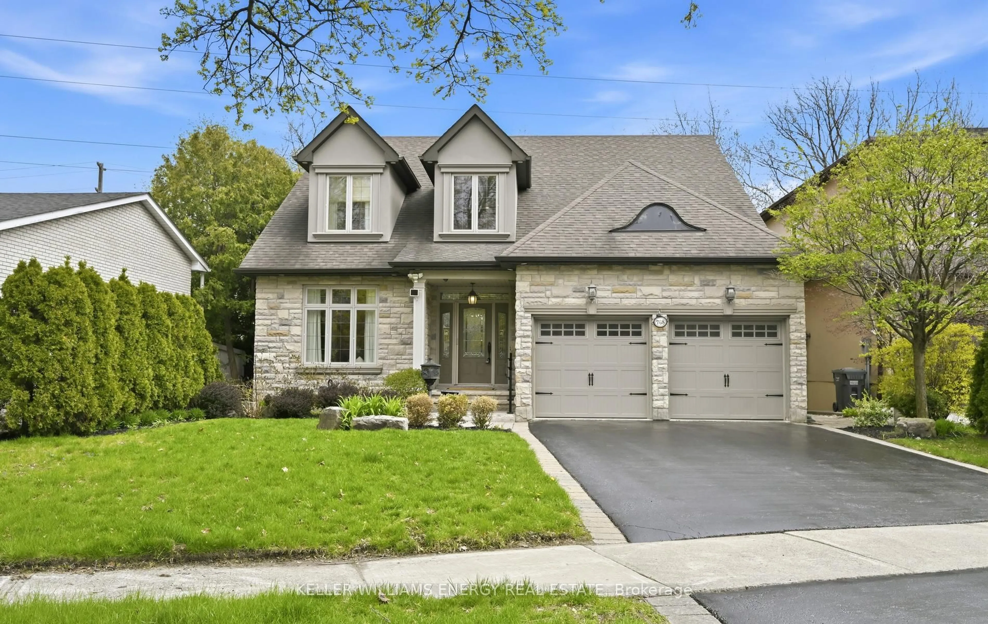 Home with brick exterior material, street for 768 Duchess Dr, Mississauga Ontario L4Y 1H7