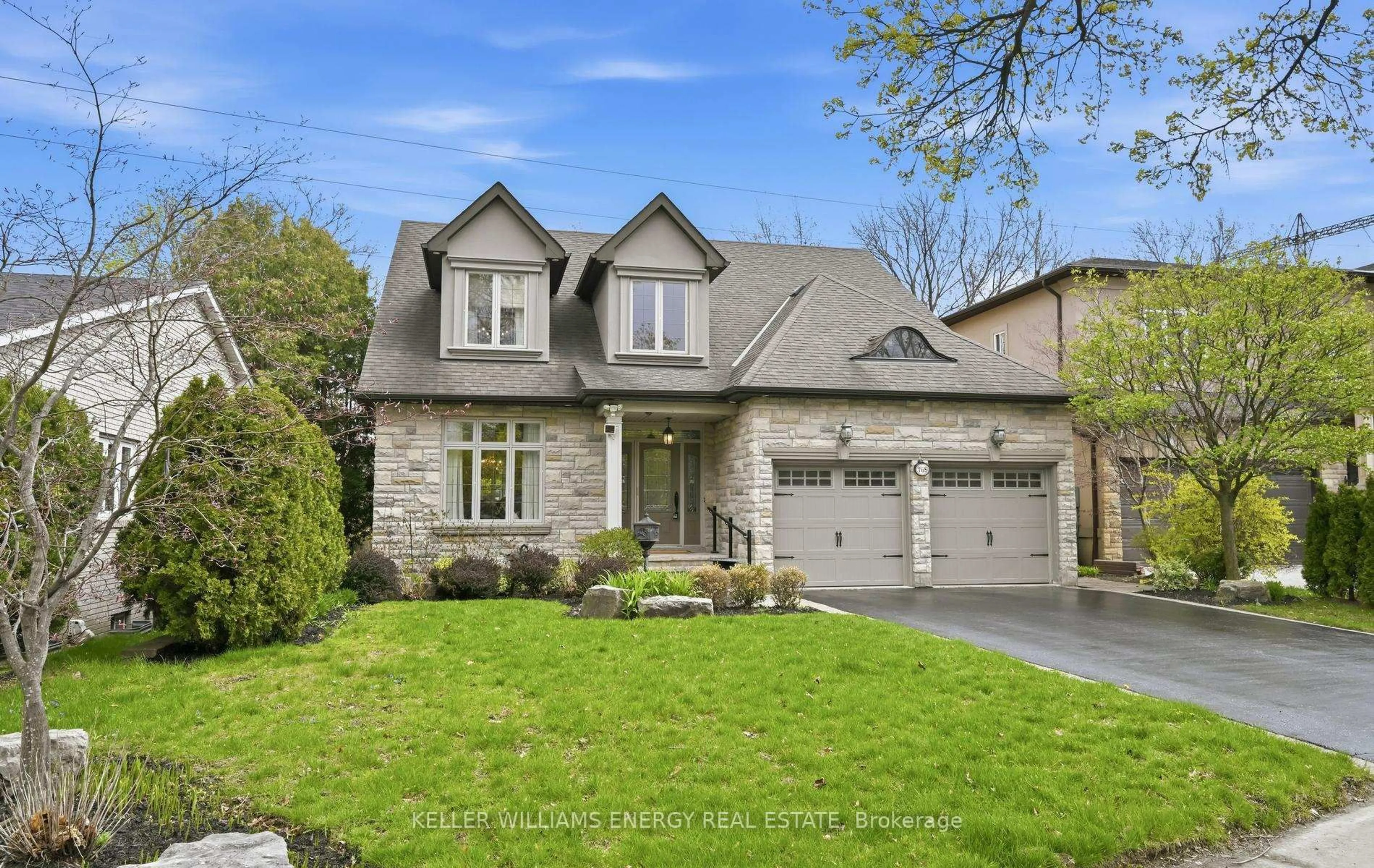 Home with brick exterior material, street for 768 Duchess Dr, Mississauga Ontario L4Y 1H7