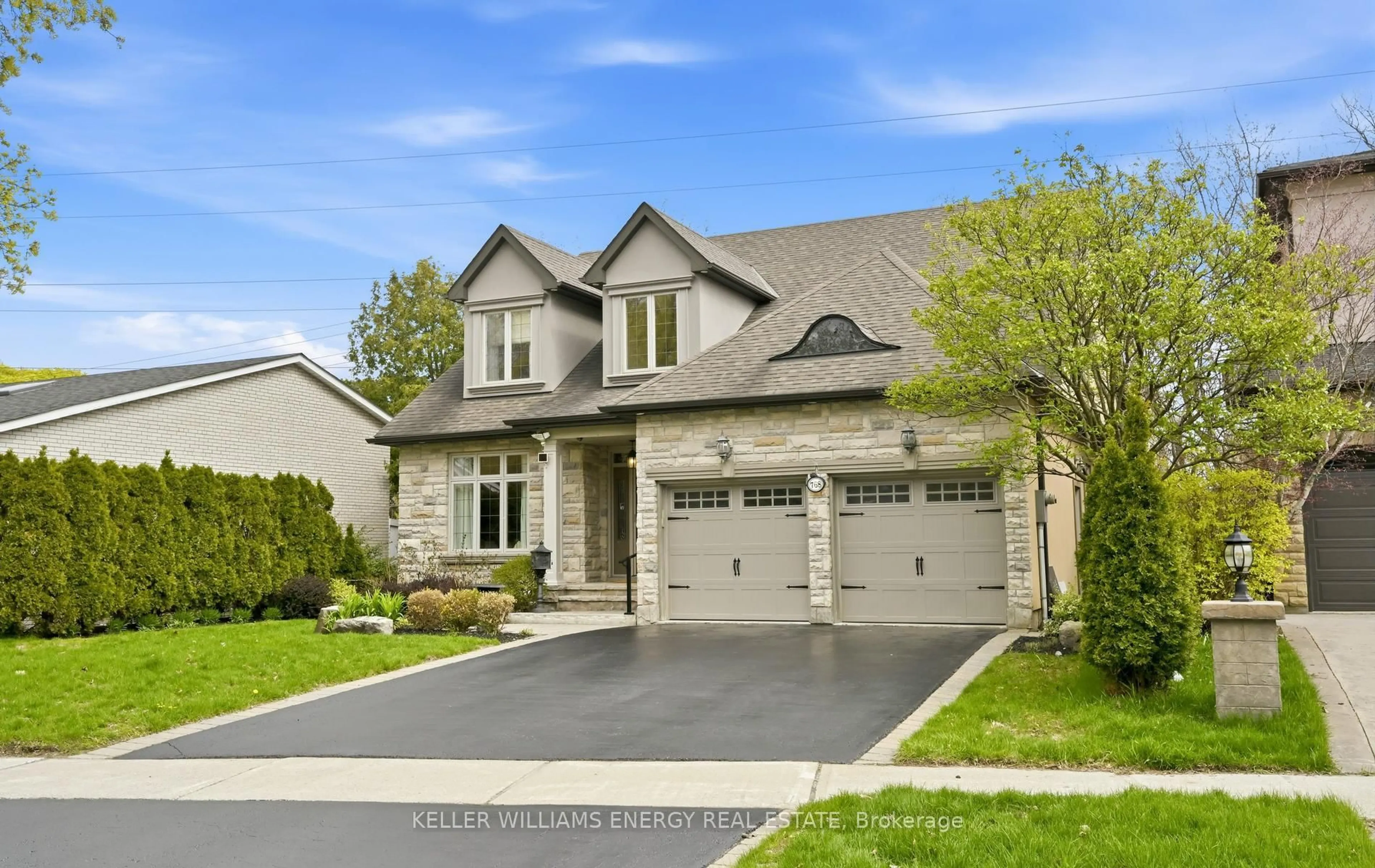 Home with brick exterior material, street for 768 Duchess Dr, Mississauga Ontario L4Y 1H7