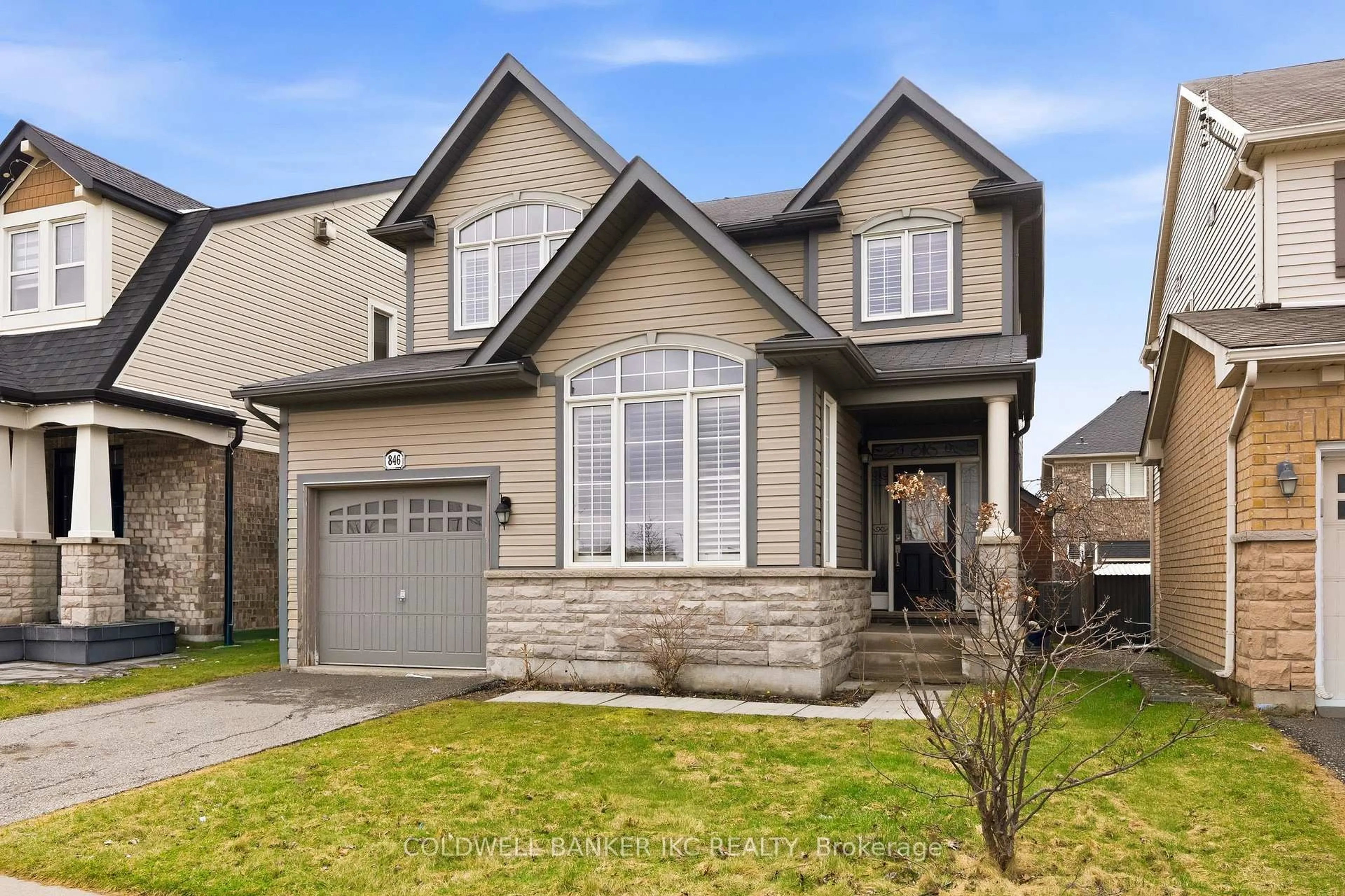 Home with vinyl exterior material, street for 846 Savoline Blvd, Milton Ontario L9T 0Z1