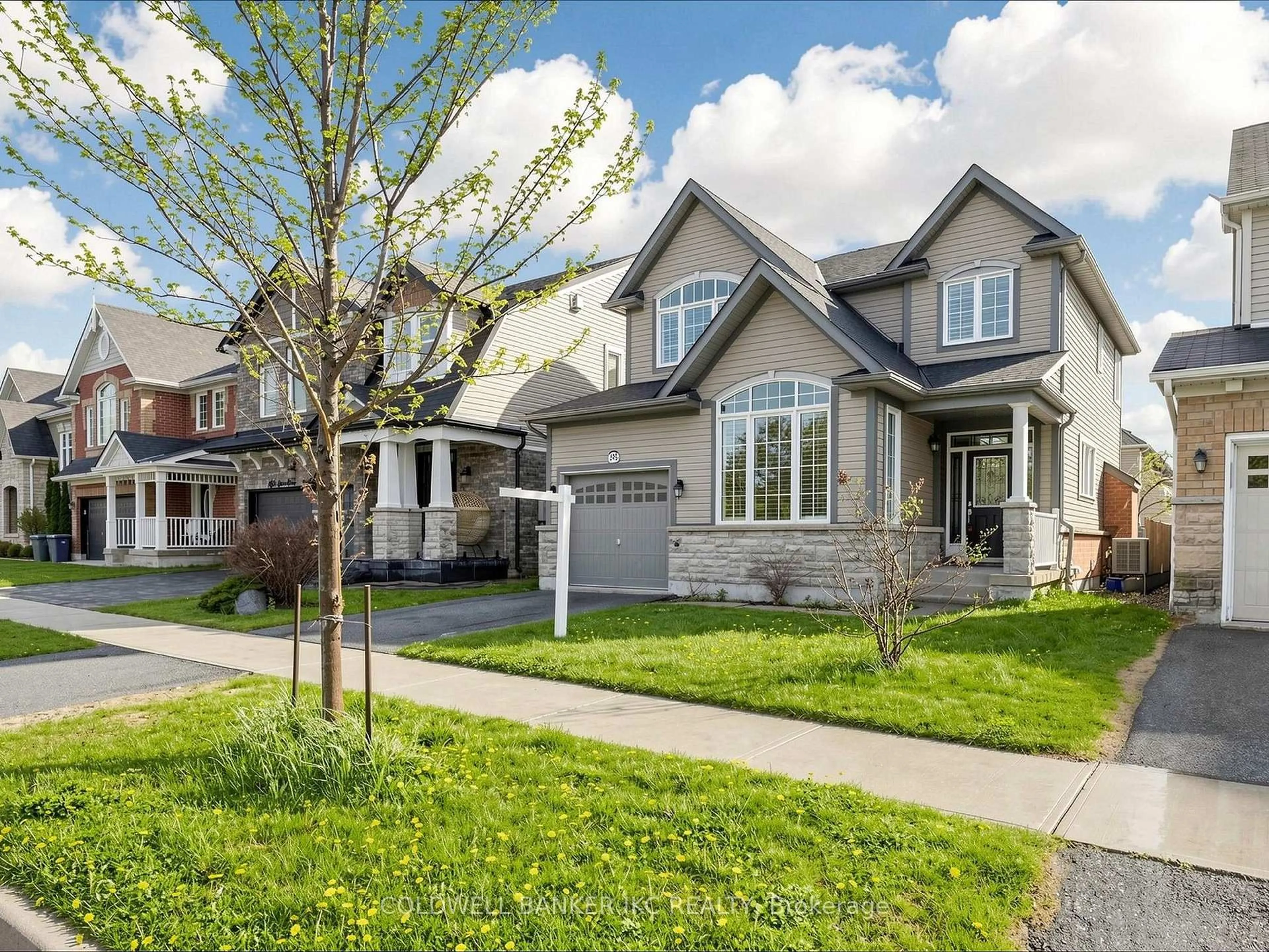Home with brick exterior material, street for 846 Savoline Blvd, Milton Ontario L9T 0Z1