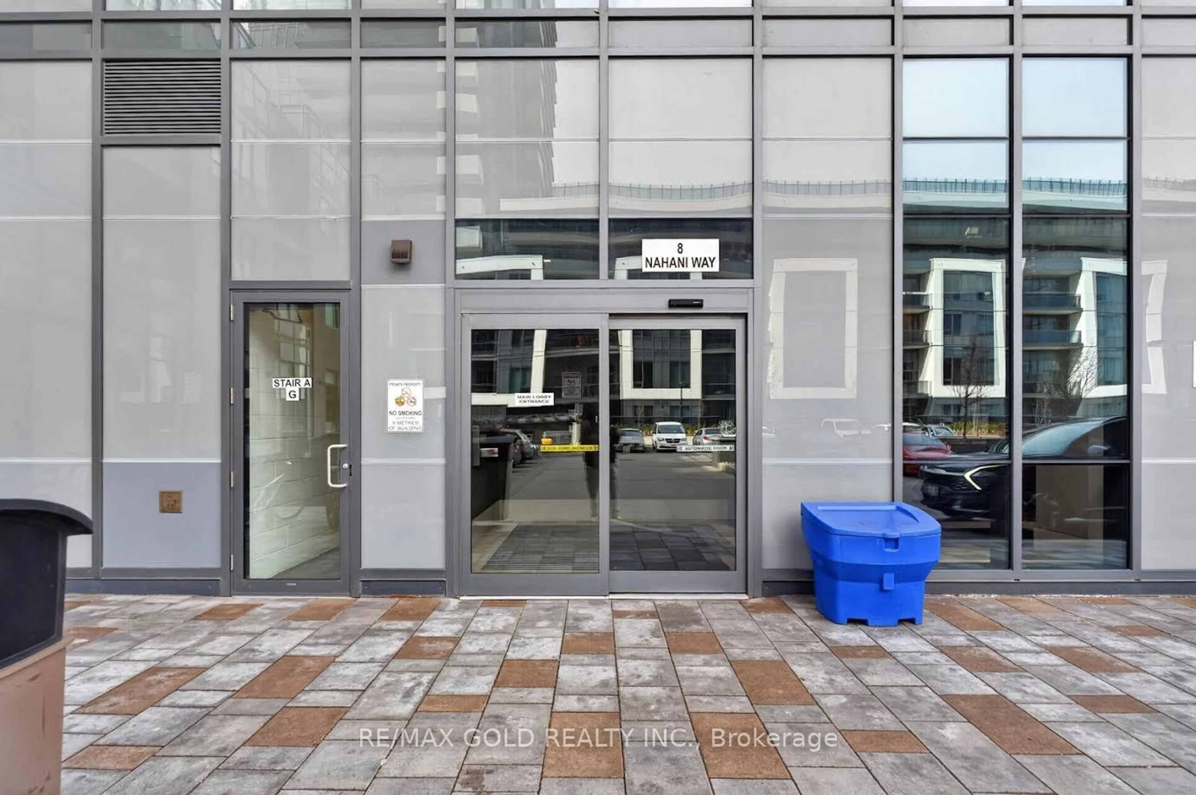 Indoor foyer for 8 Nahani Way #2508, Mississauga Ontario L4Z 4J8
