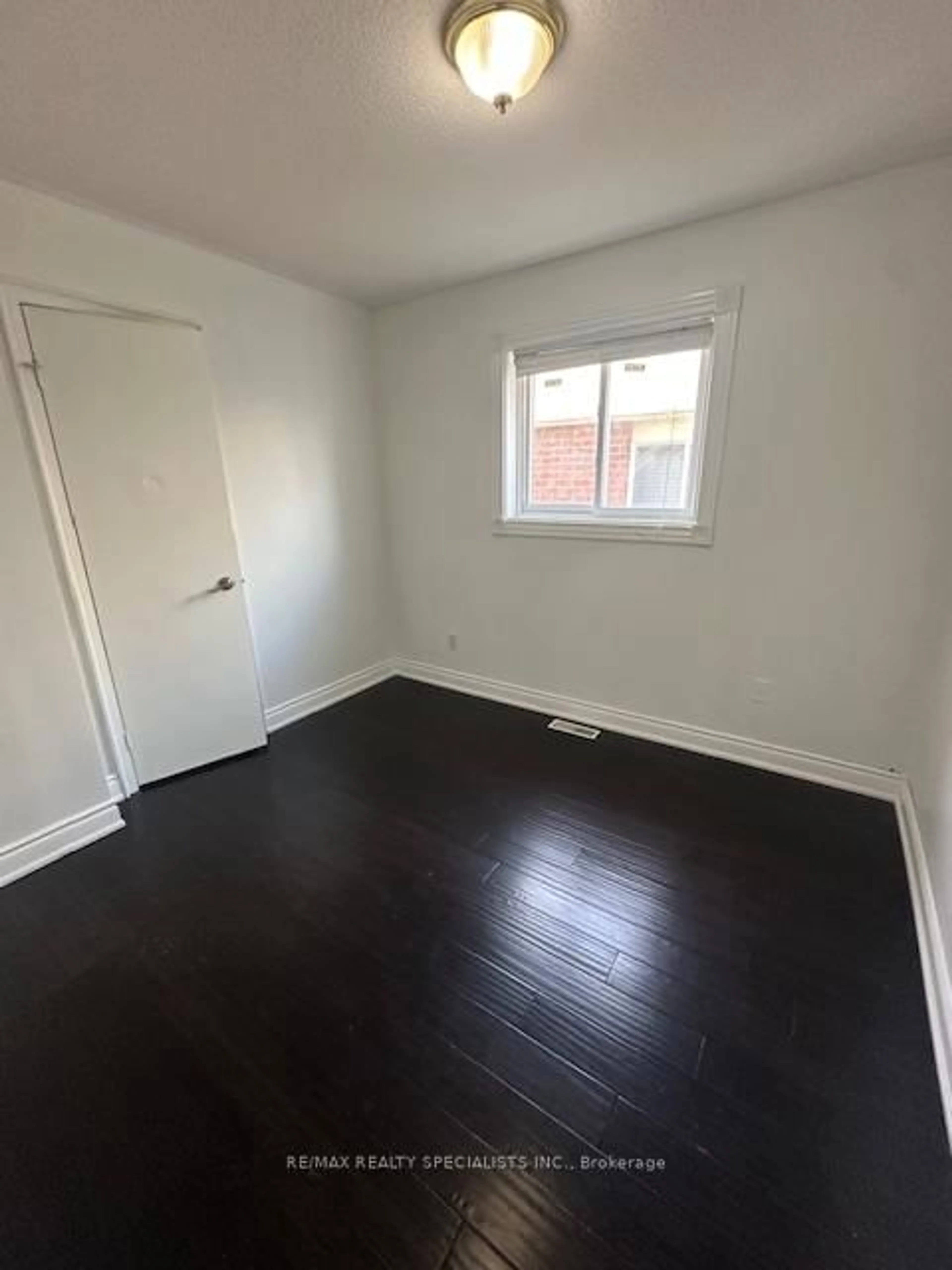 A pic of a room for 424 Jay Cres, Orangeville Ontario L9W 4Z2