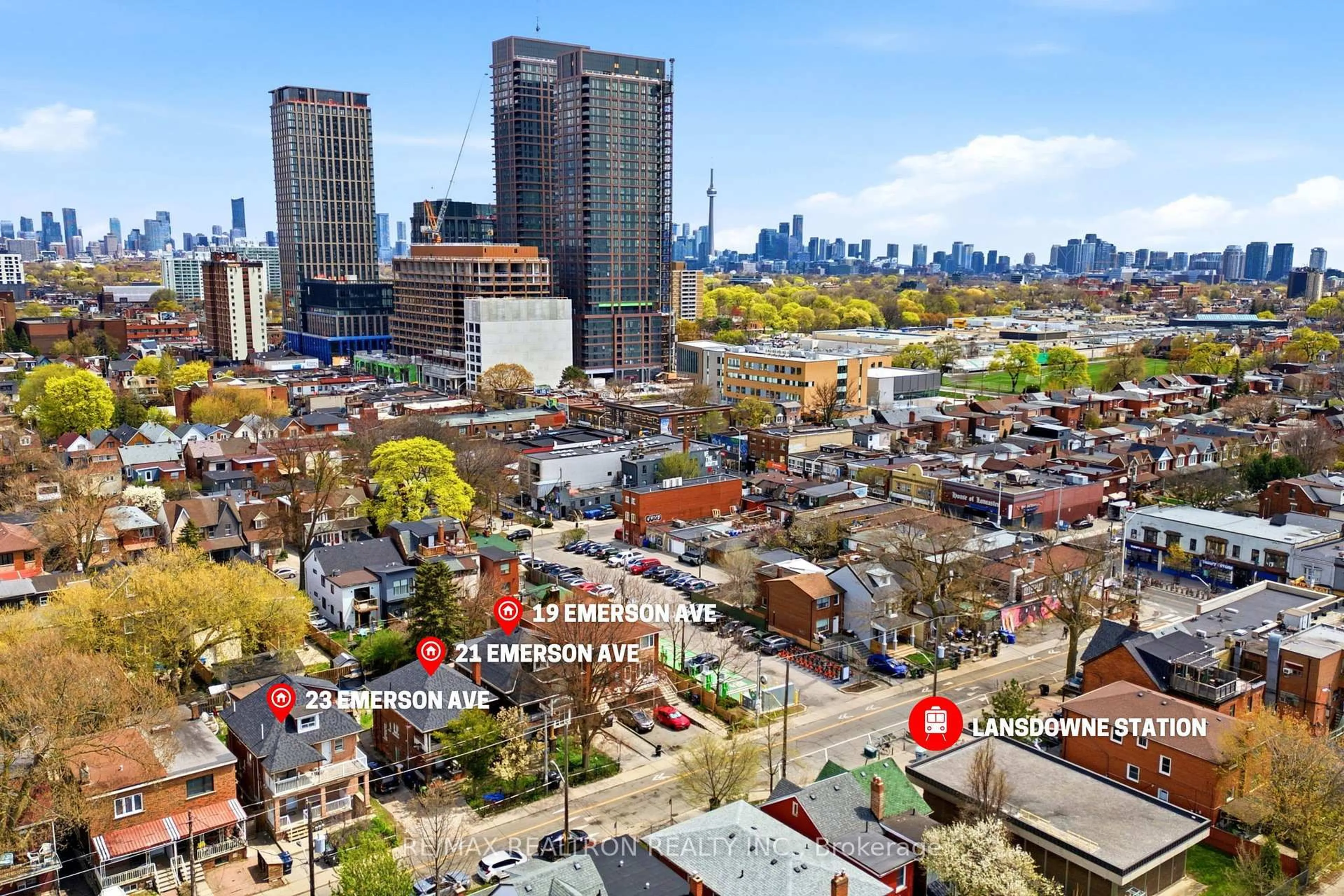 A pic from outside/outdoor area/front of a property/back of a property/a pic from drone, city buildings view from balcony for 19 Emerson Ave, Toronto Ontario M6H 3S7