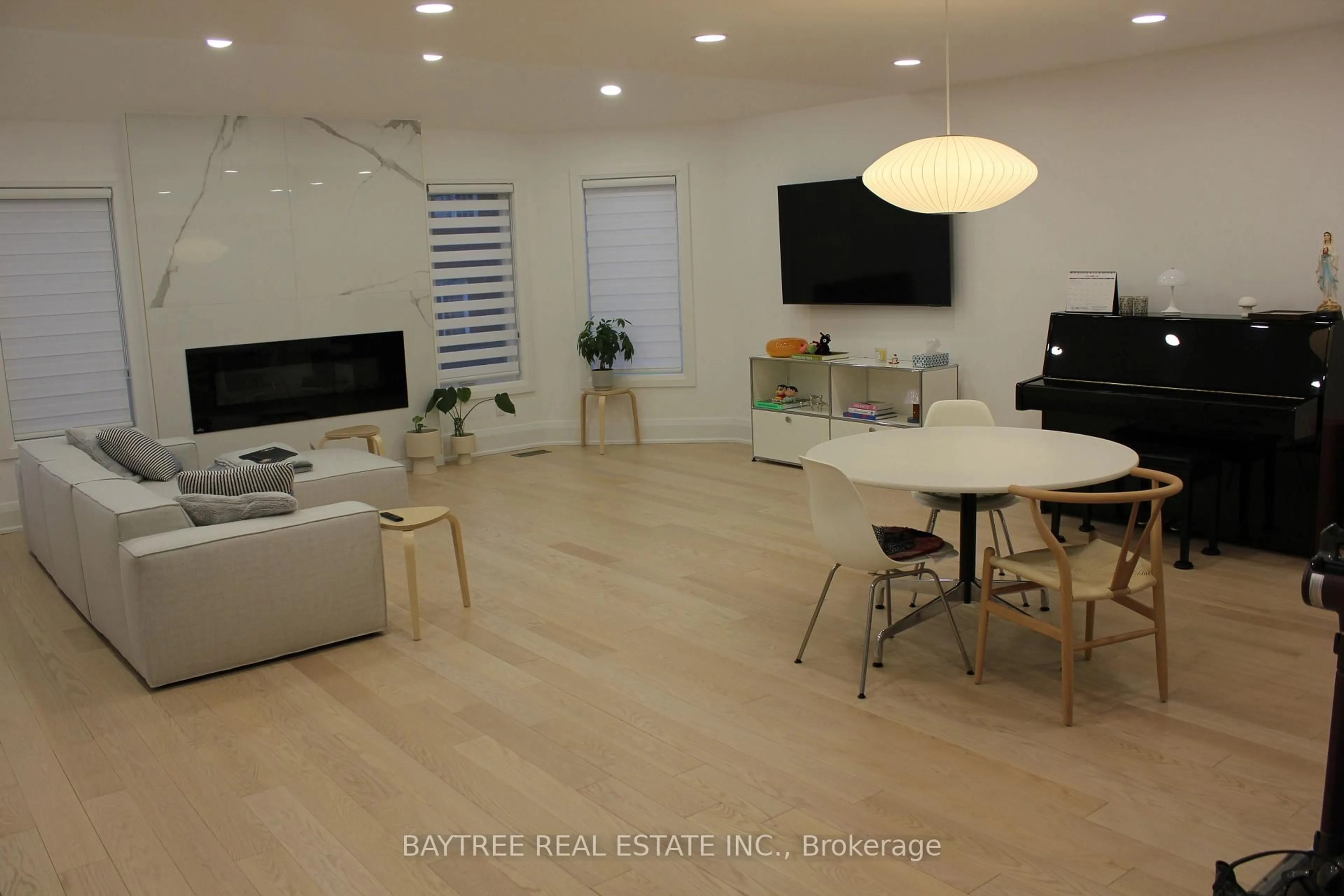 Unknown for 5386 Royal Aberdeen Dr, Mississauga Ontario L4Z 3V9