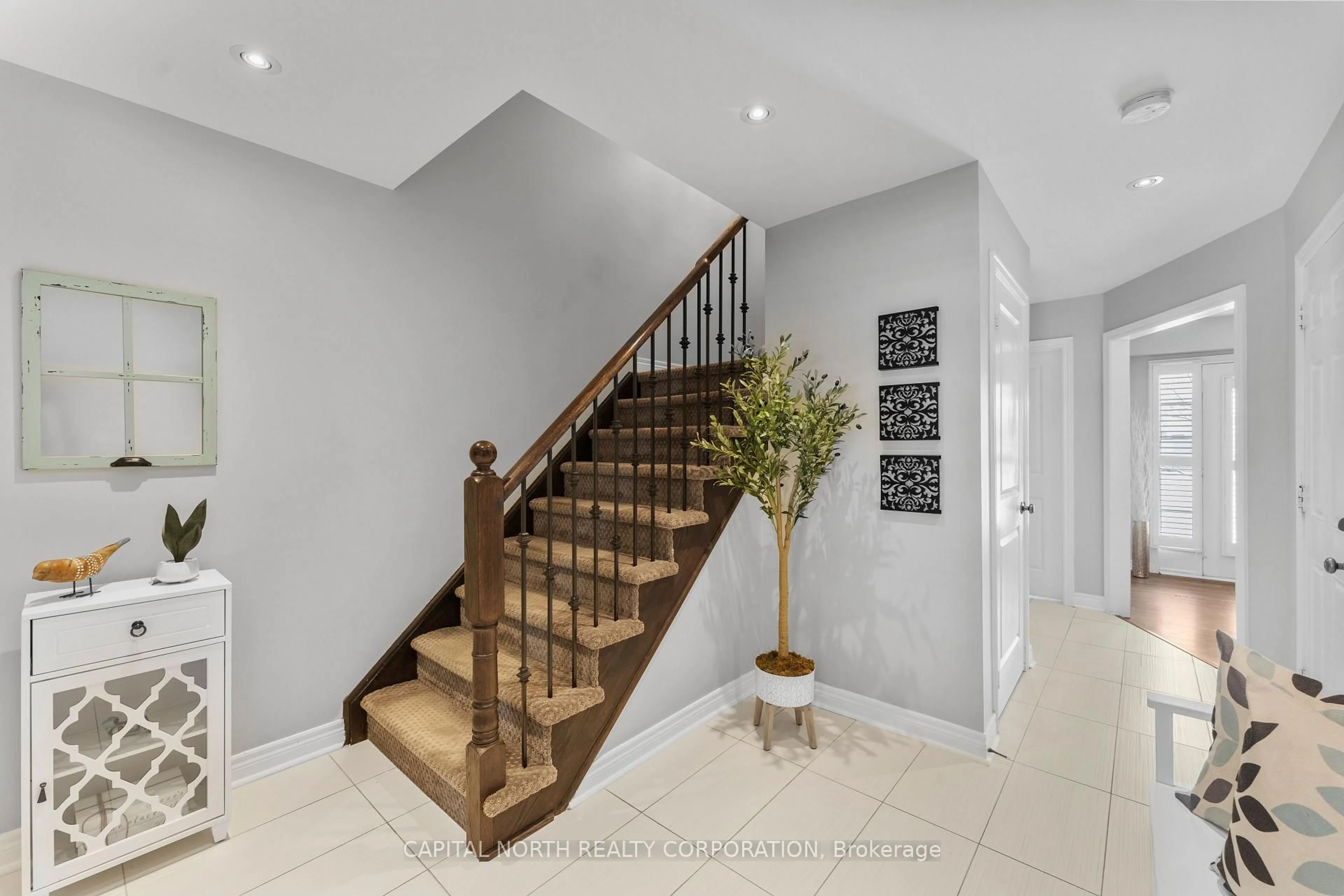 Stairs for 36 Mcdevitt Lane, Caledon Ontario L7C 3S2