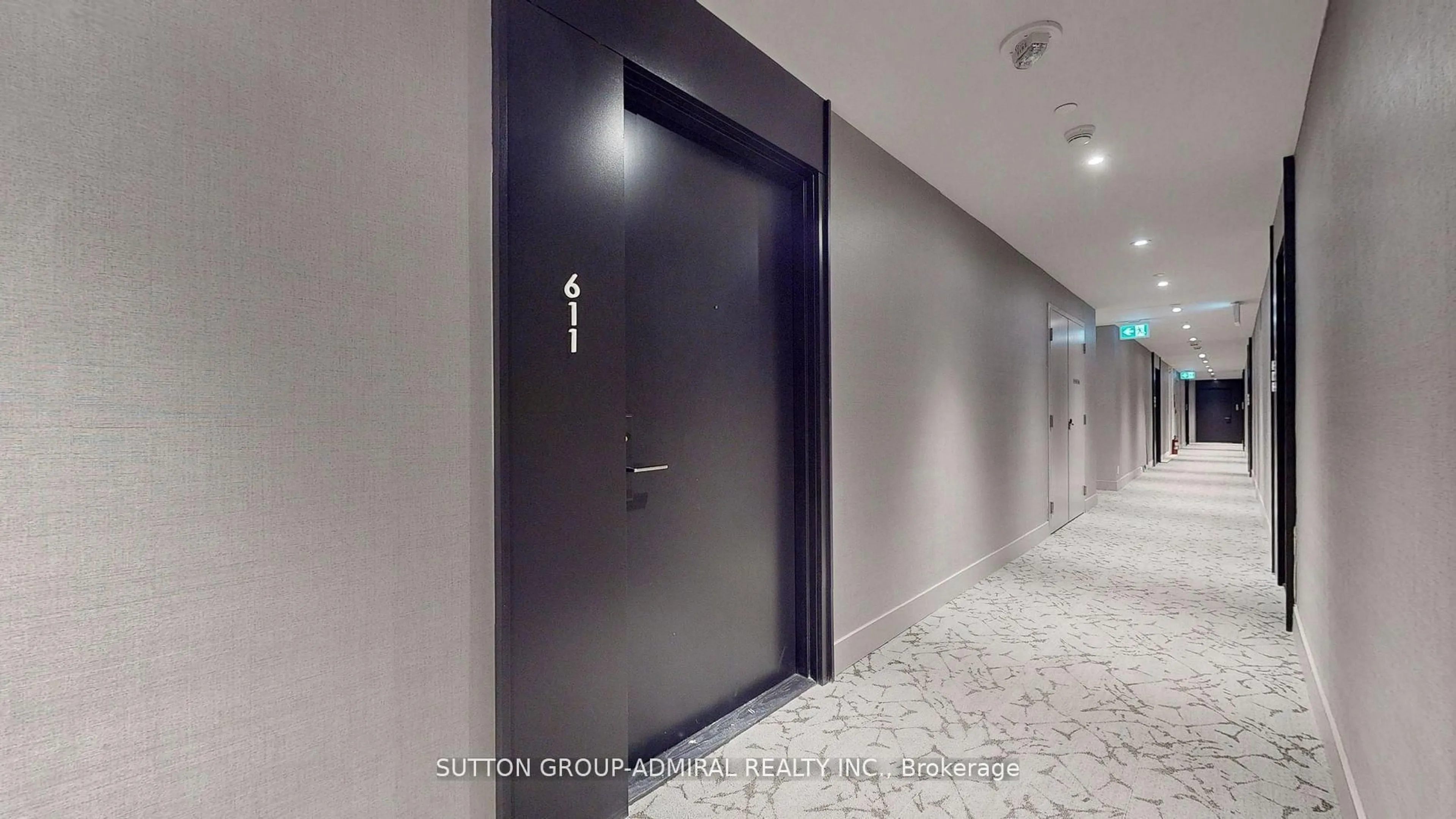 Indoor foyer for 270 Dufferin St #611, Toronto Ontario M6K 1Z6