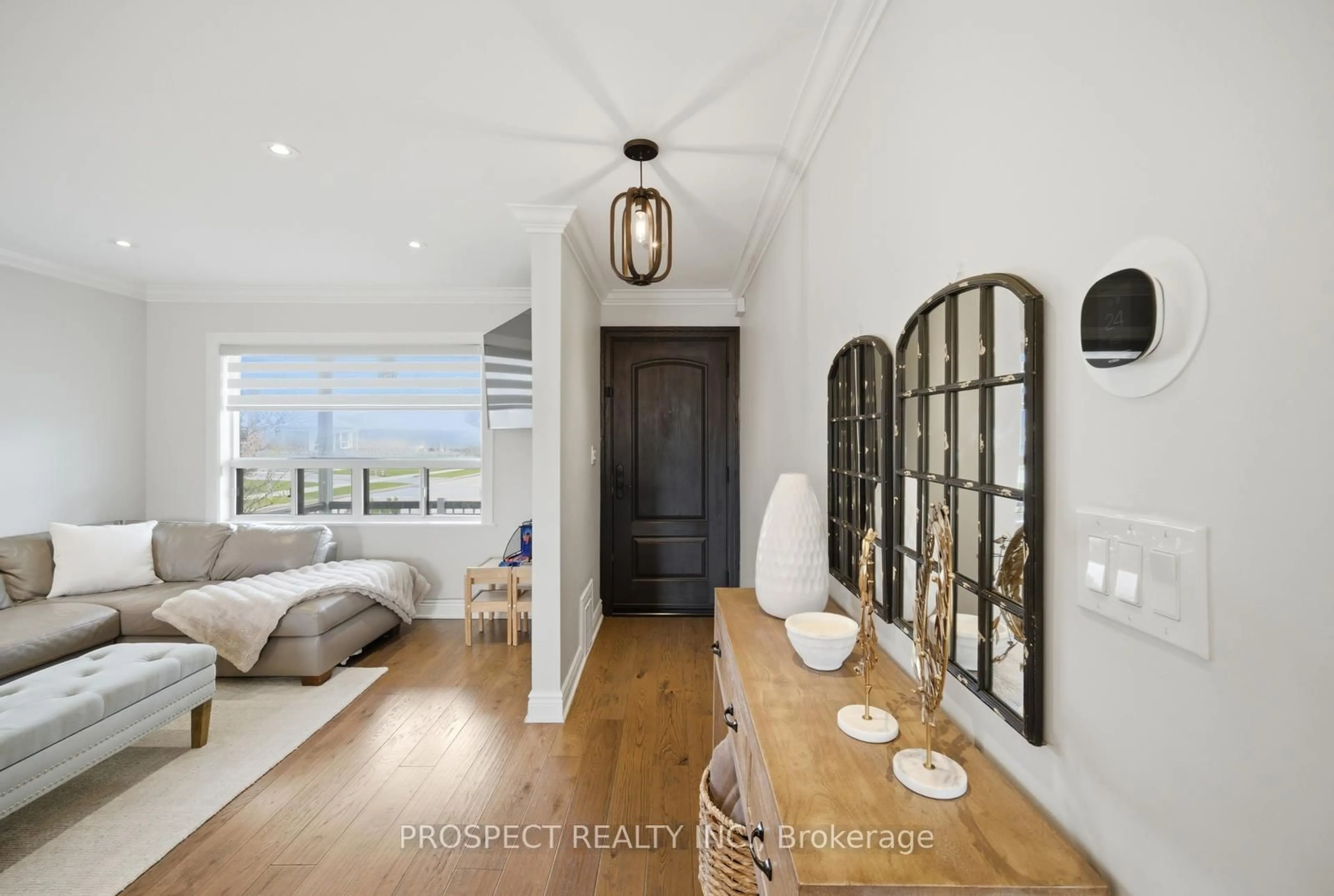 Indoor entryway for 1 Bayford Ave, Toronto Ontario M3K 1W6