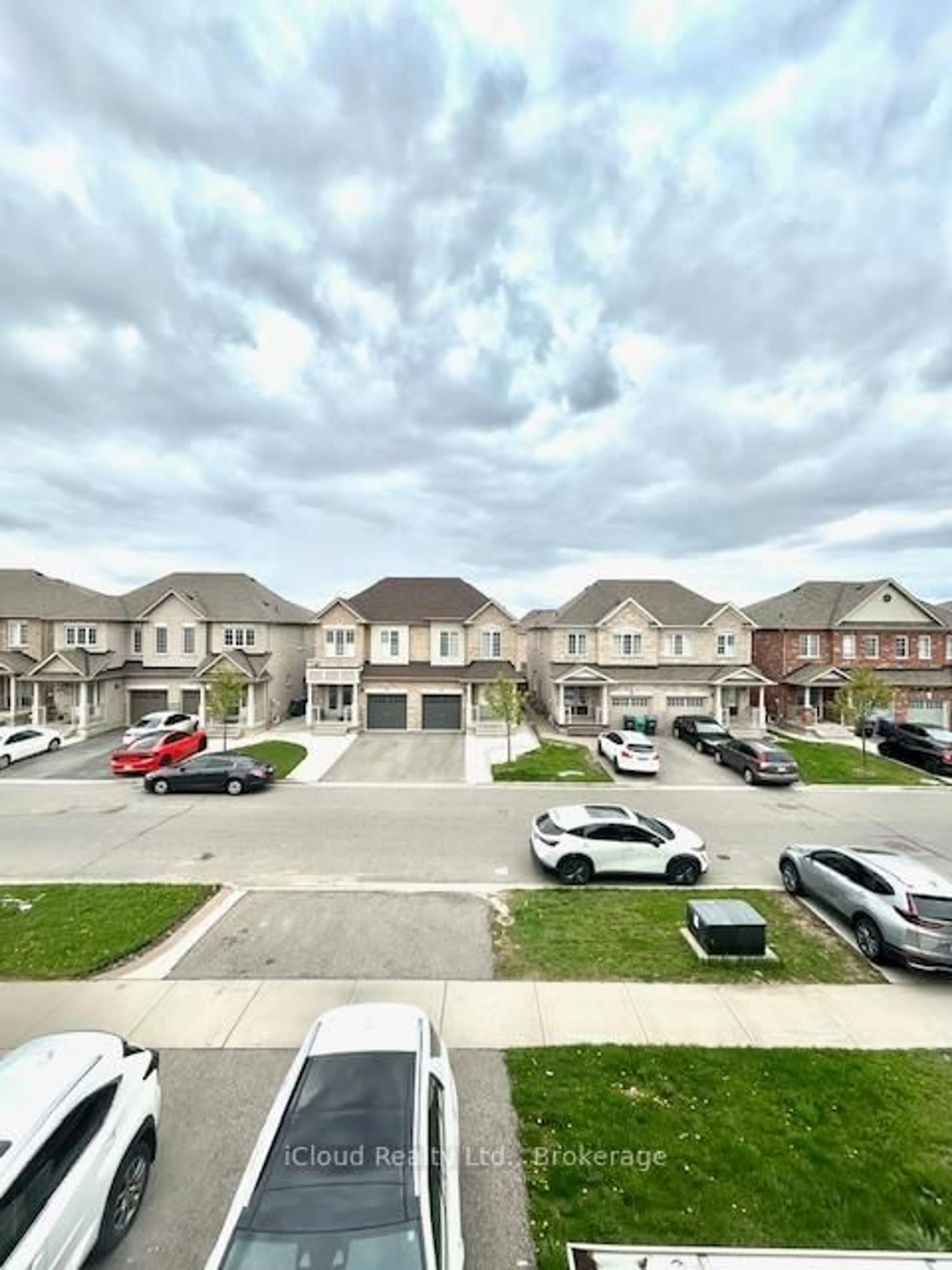 A pic from outside/outdoor area/front of a property/back of a property/a pic from drone, street for 24 Yardley Cres, Brampton Ontario L6X 5L3