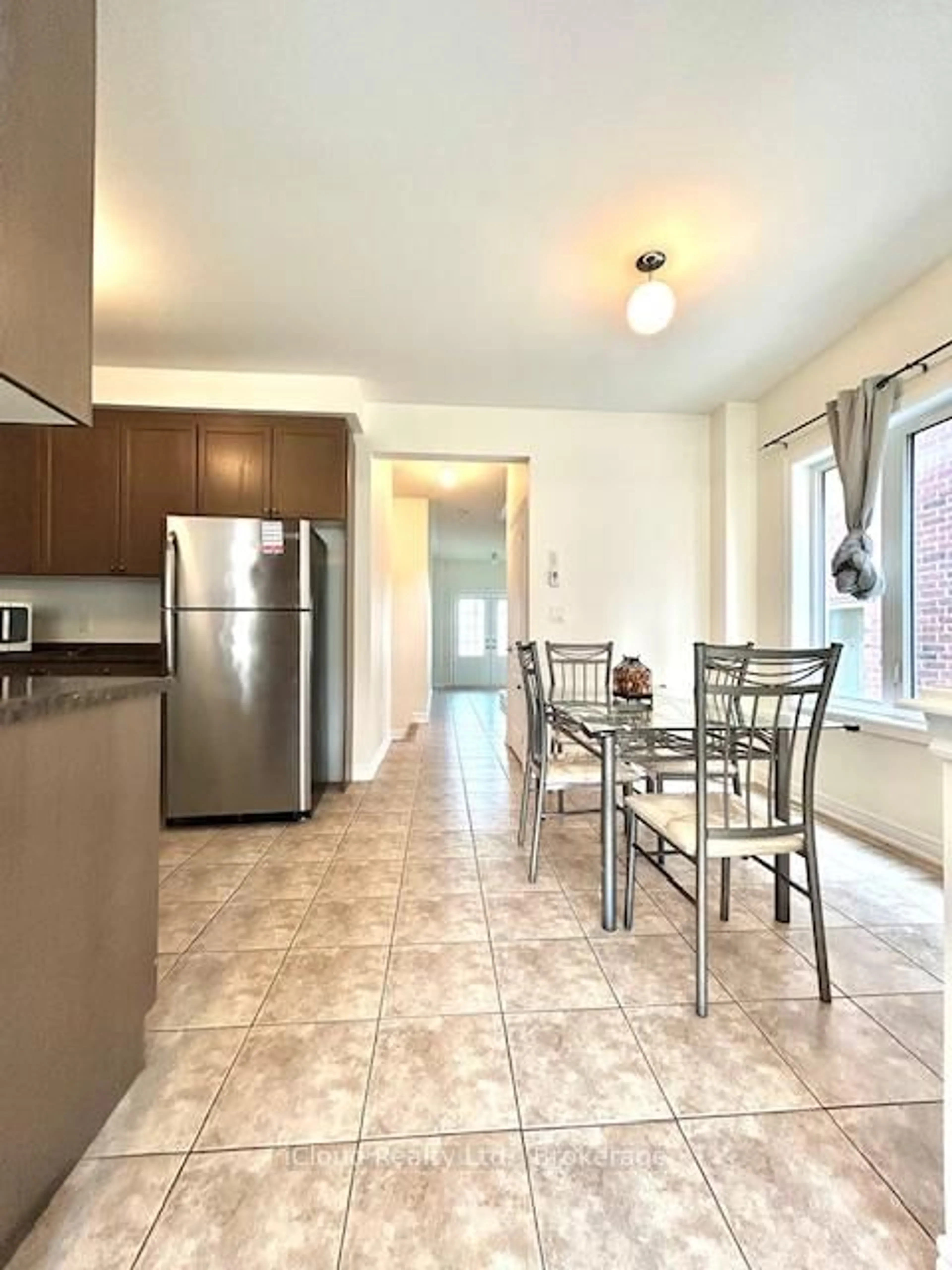 Unknown for 24 Yardley Cres, Brampton Ontario L6X 5L3