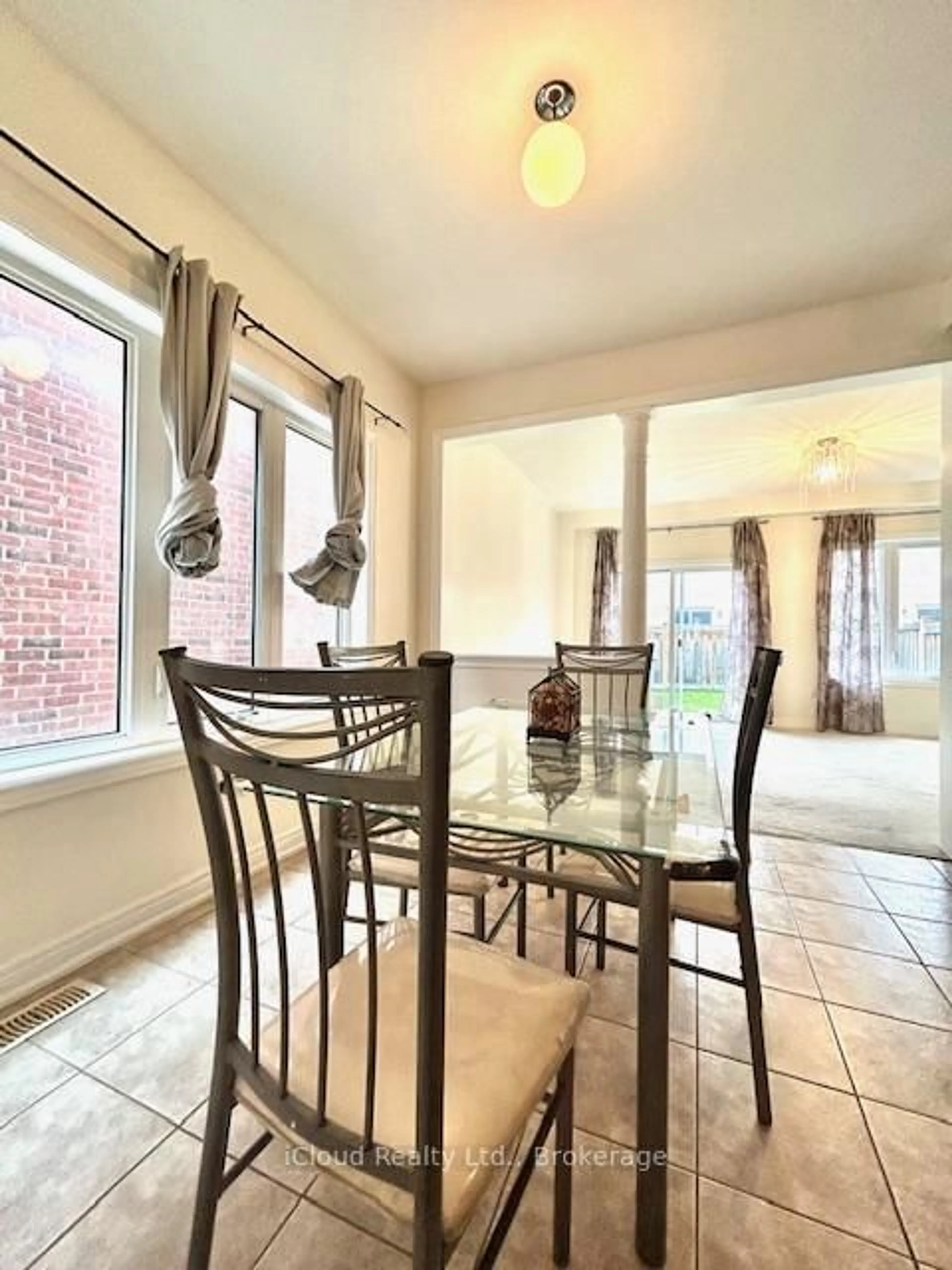 Dining room, ceramic/tile floor for 24 Yardley Cres, Brampton Ontario L6X 5L3