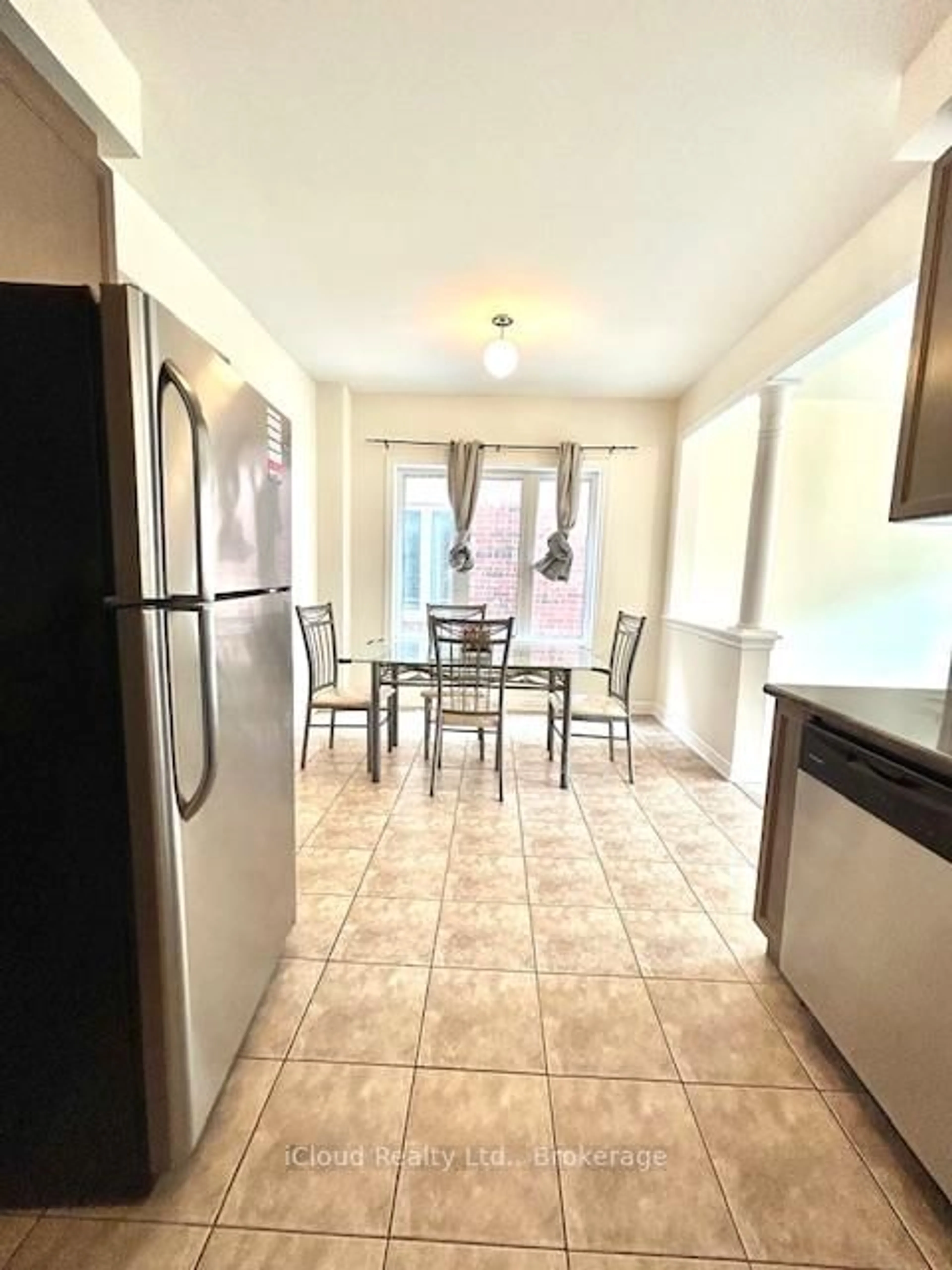 A pic of a room for 24 Yardley Cres, Brampton Ontario L6X 5L3