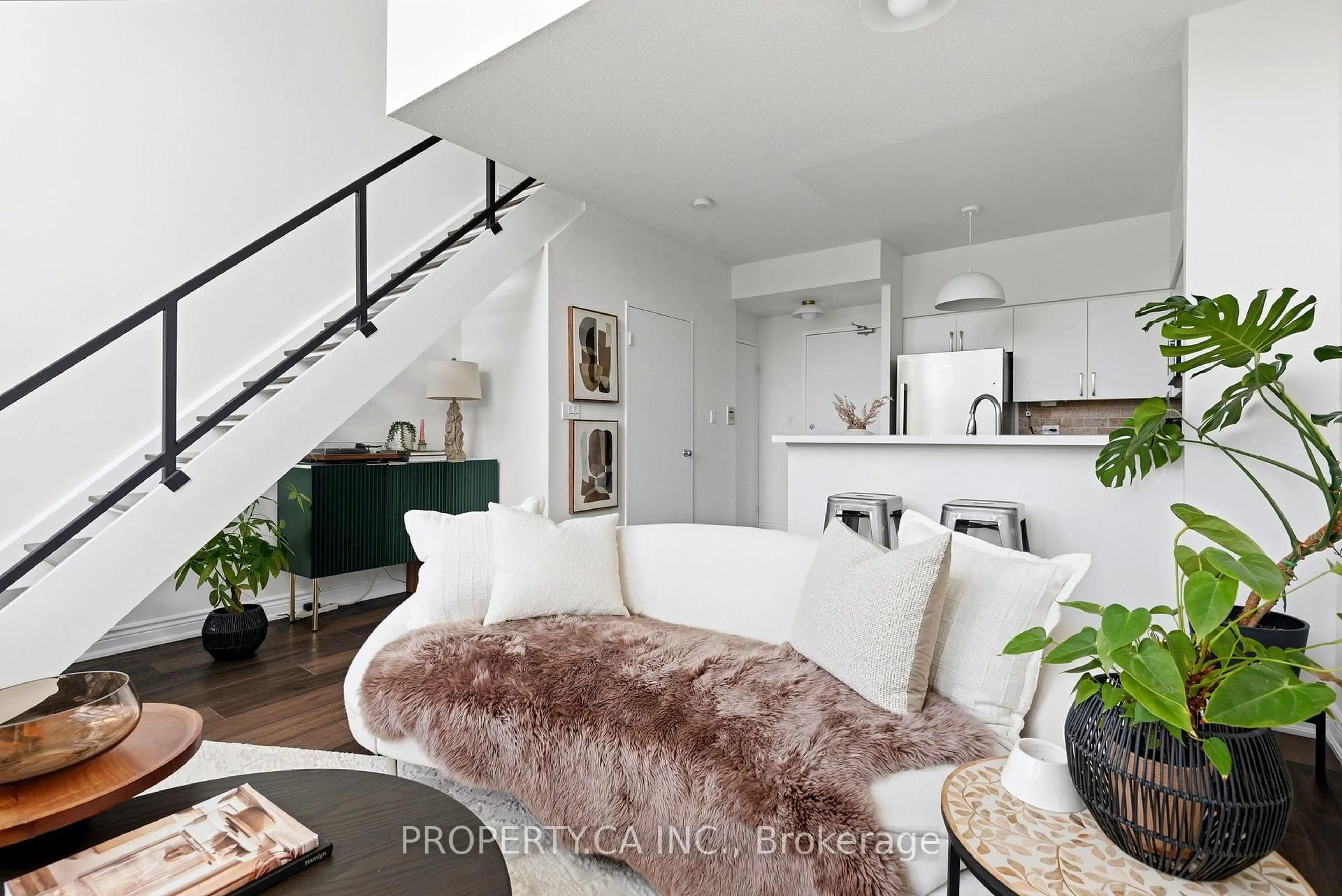 Living room with furniture, unknown for 200 Manitoba St #122, Toronto Ontario M8Y 3Y9
