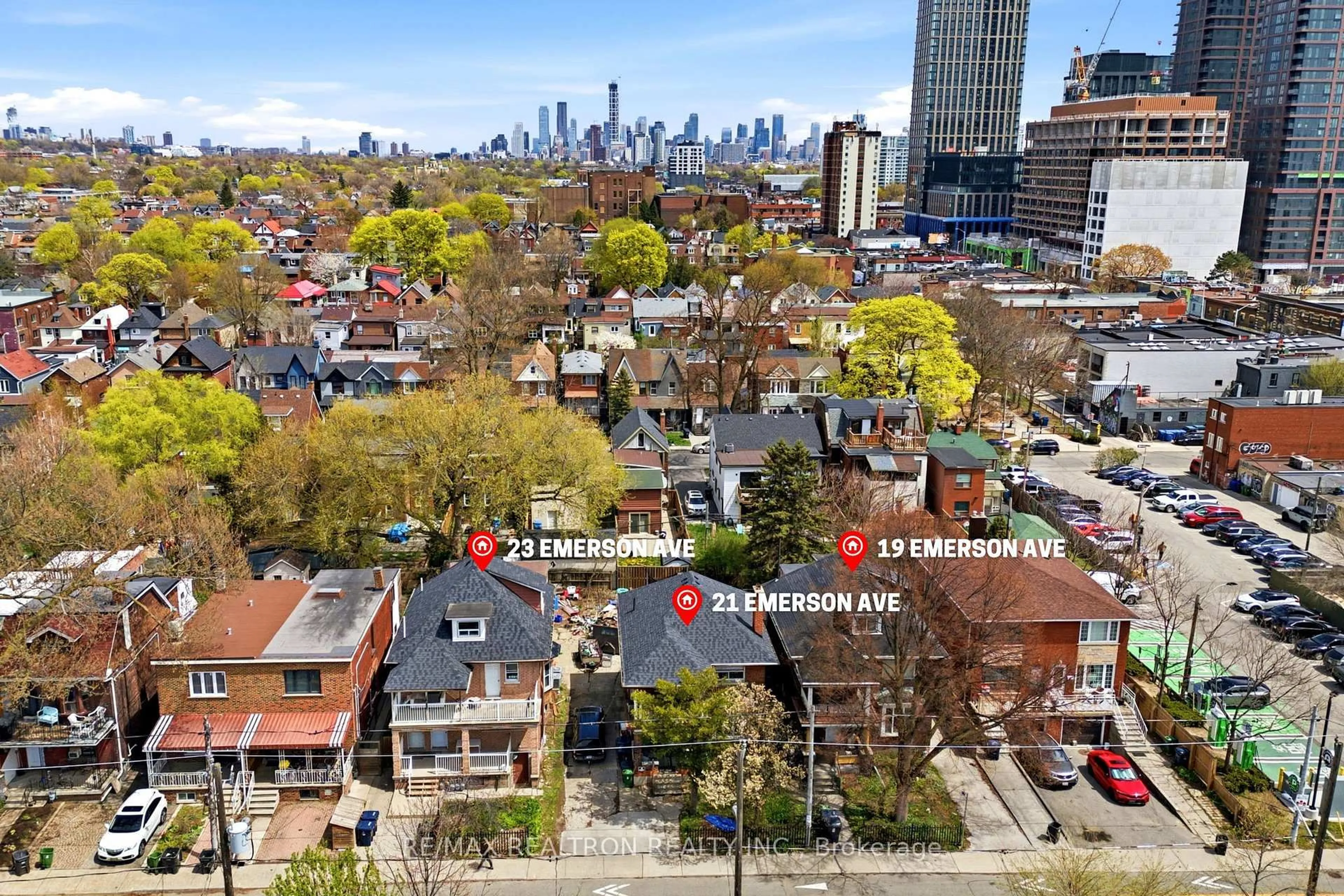 A pic from outside/outdoor area/front of a property/back of a property/a pic from drone, city buildings view from balcony for 23 Emerson Ave, Toronto Ontario M6H 3S7