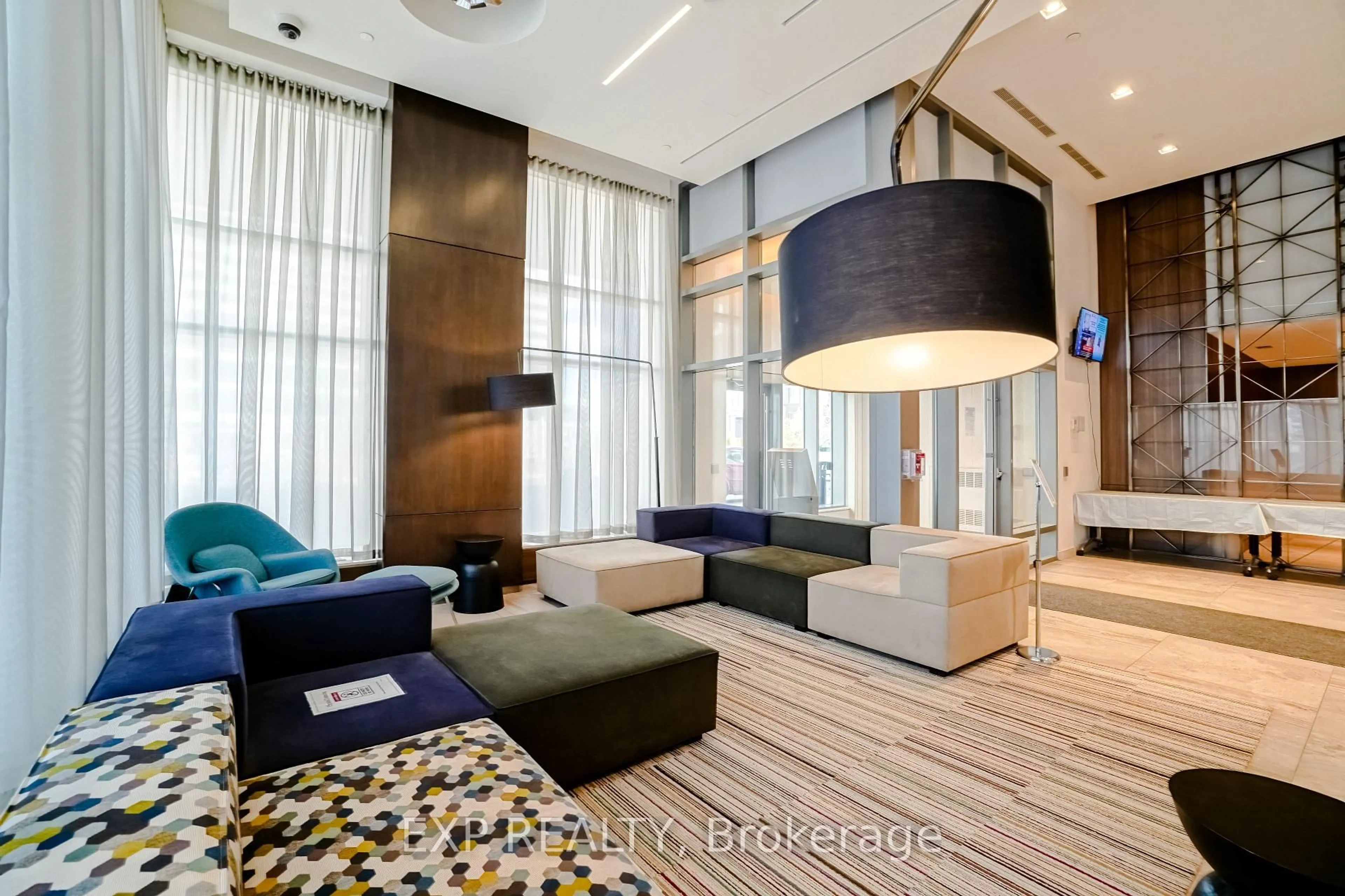 Lobby for 2560 Eglinton Ave #2508, Mississauga Ontario L5M 0Y3