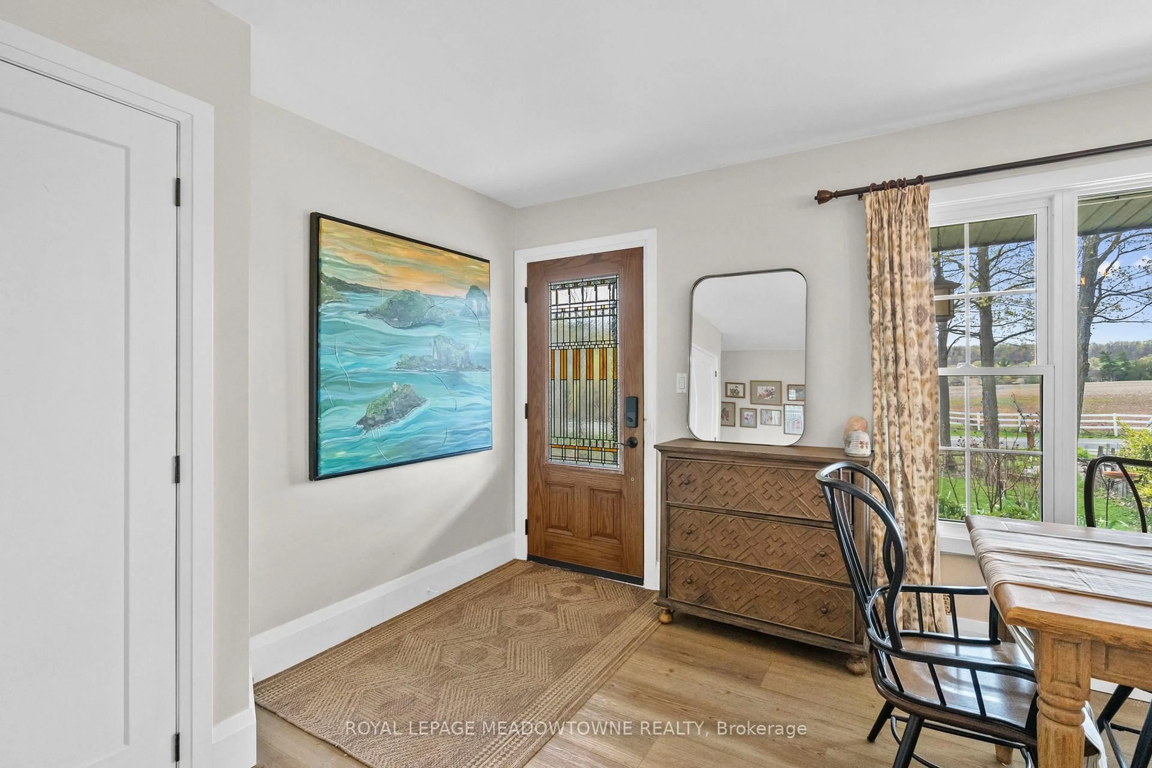 Indoor entryway for 10621 Third Line, Halton Hills Ontario L9T 2X9