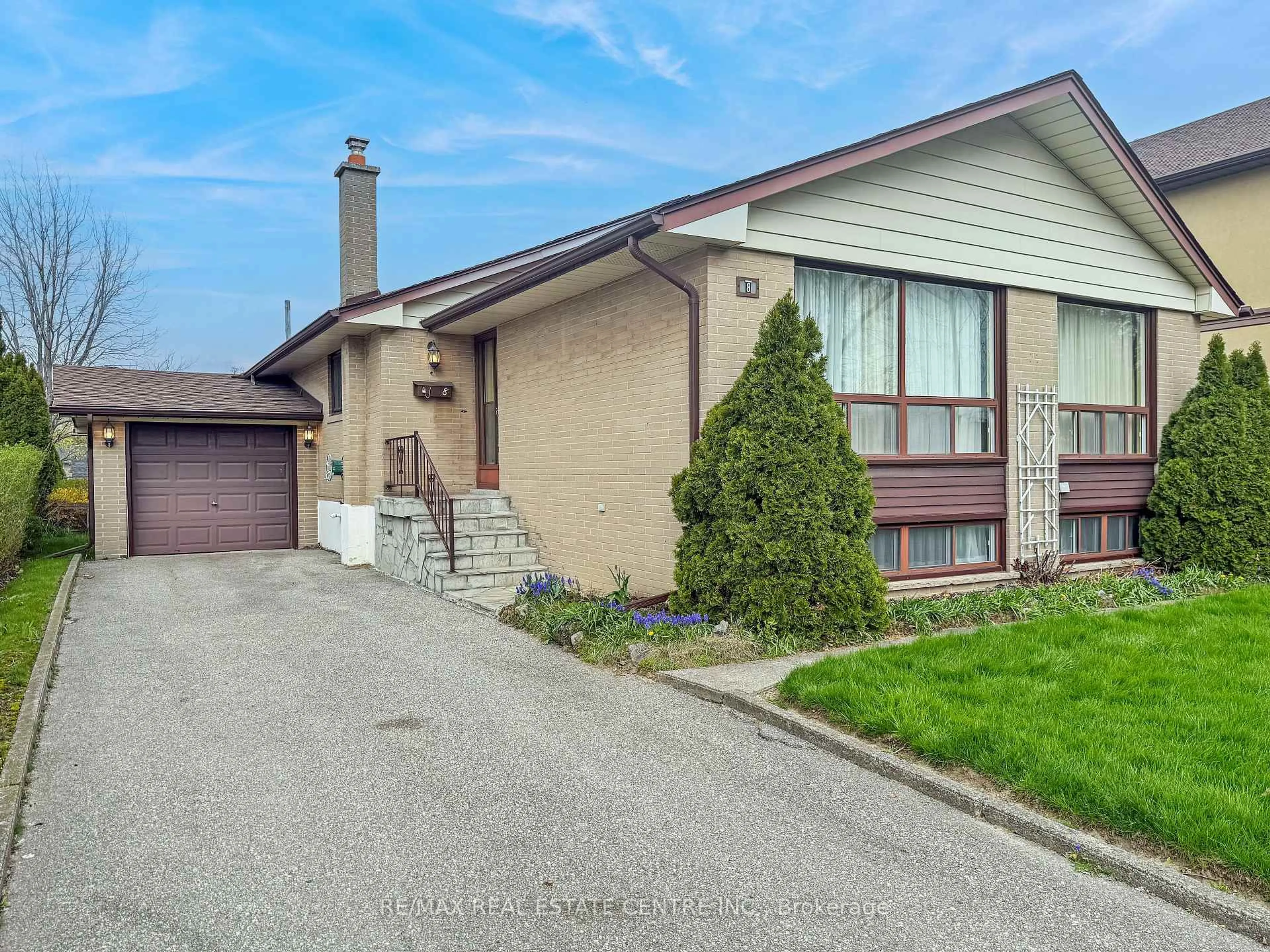 Unknown for 8 Powburn Pl, Toronto Ontario M9R 2C6