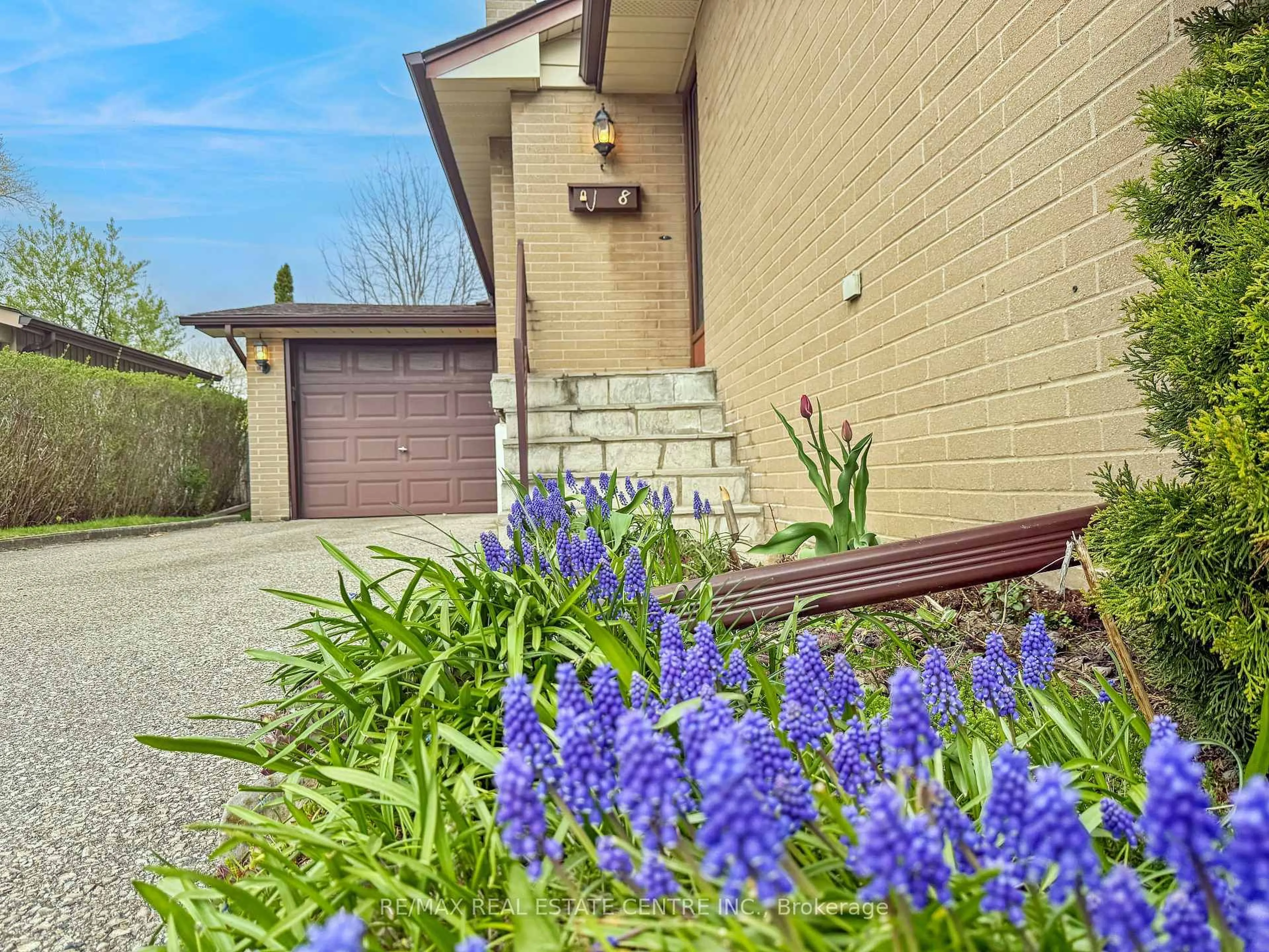 A pic from outside/outdoor area/front of a property/back of a property/a pic from drone, street for 8 Powburn Pl, Toronto Ontario M9R 2C6