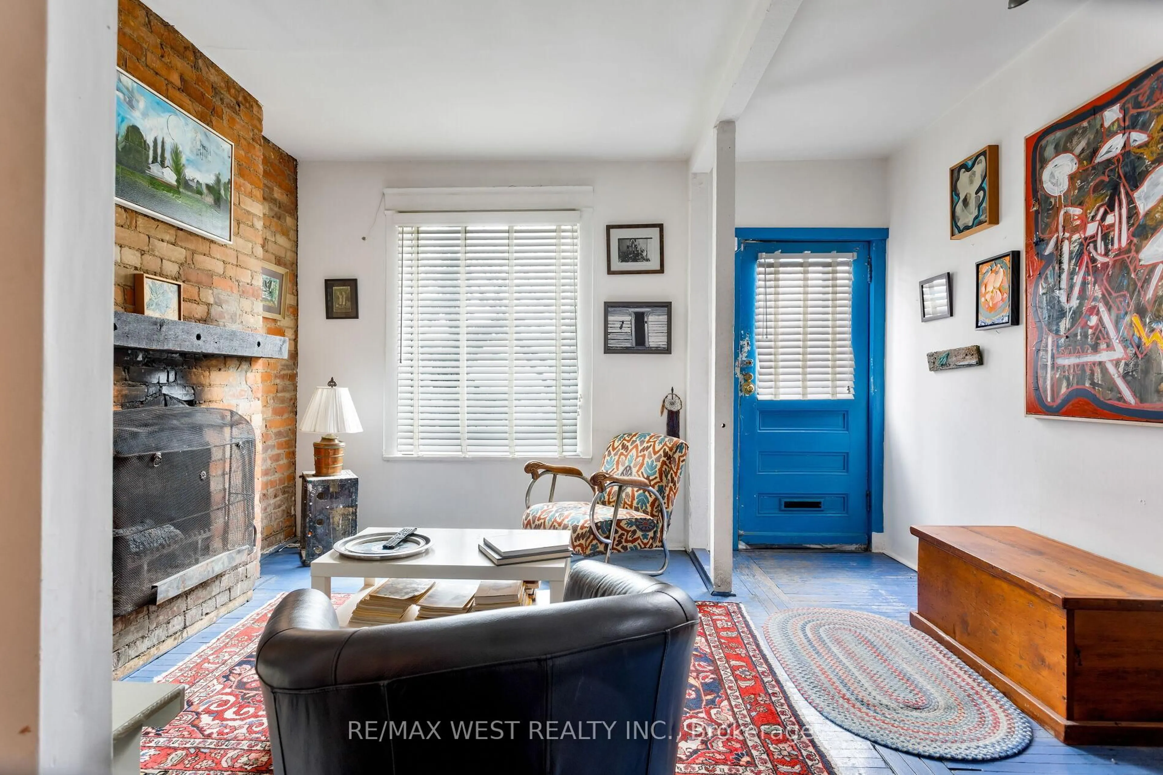 Living room with furniture, unknown for 1493 Dupont St, Toronto Ontario M6P 3S2