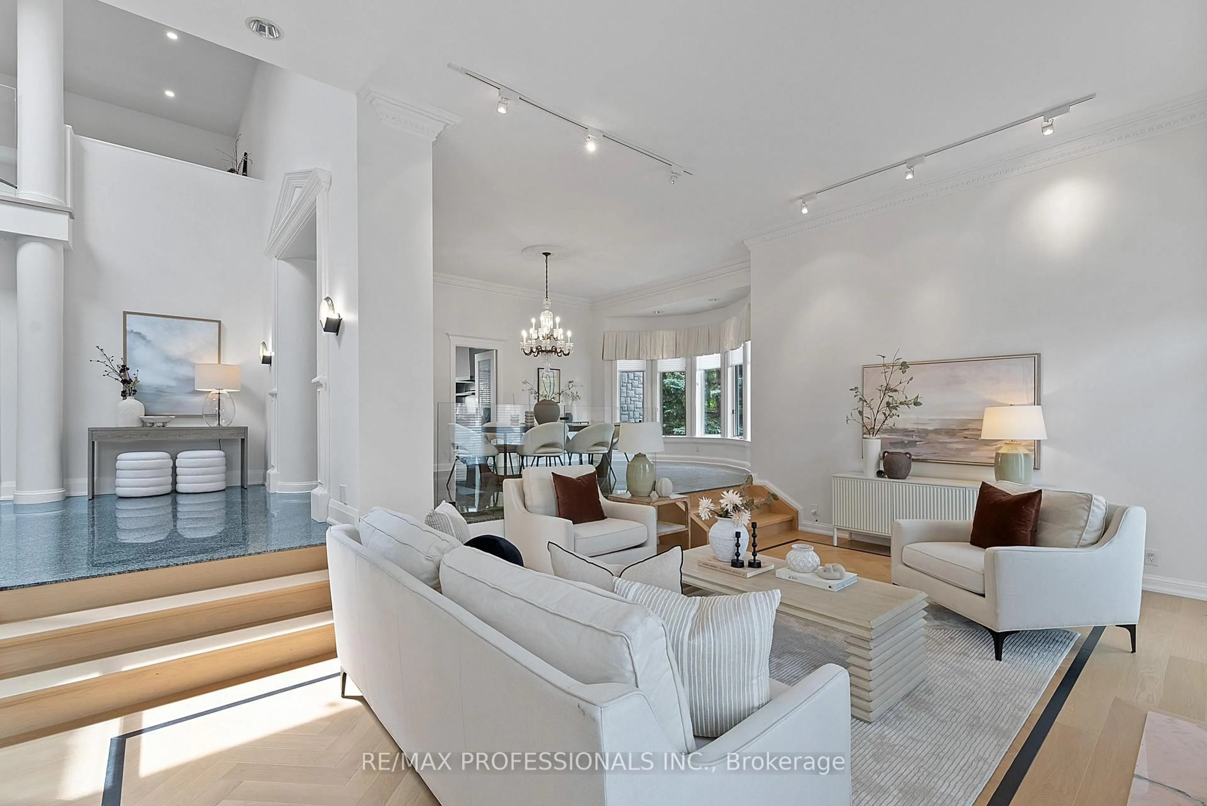 Living room with furniture, unknown for 6A Edenbrook Hill, Toronto Ontario M9A 3Z6