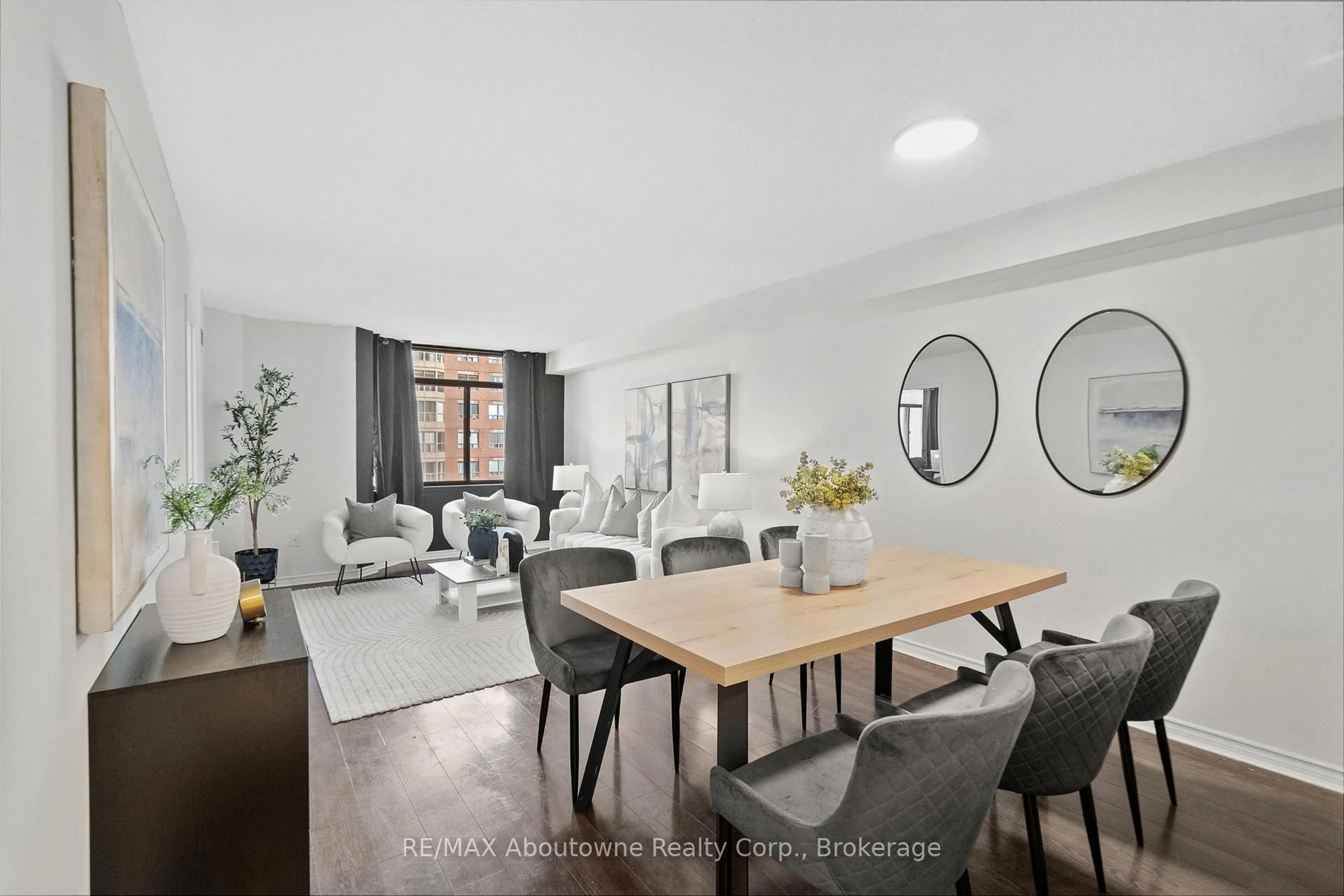 Dining room, unknown for 300 Webb Dr #1108, Mississauga Ontario L5B 3W3