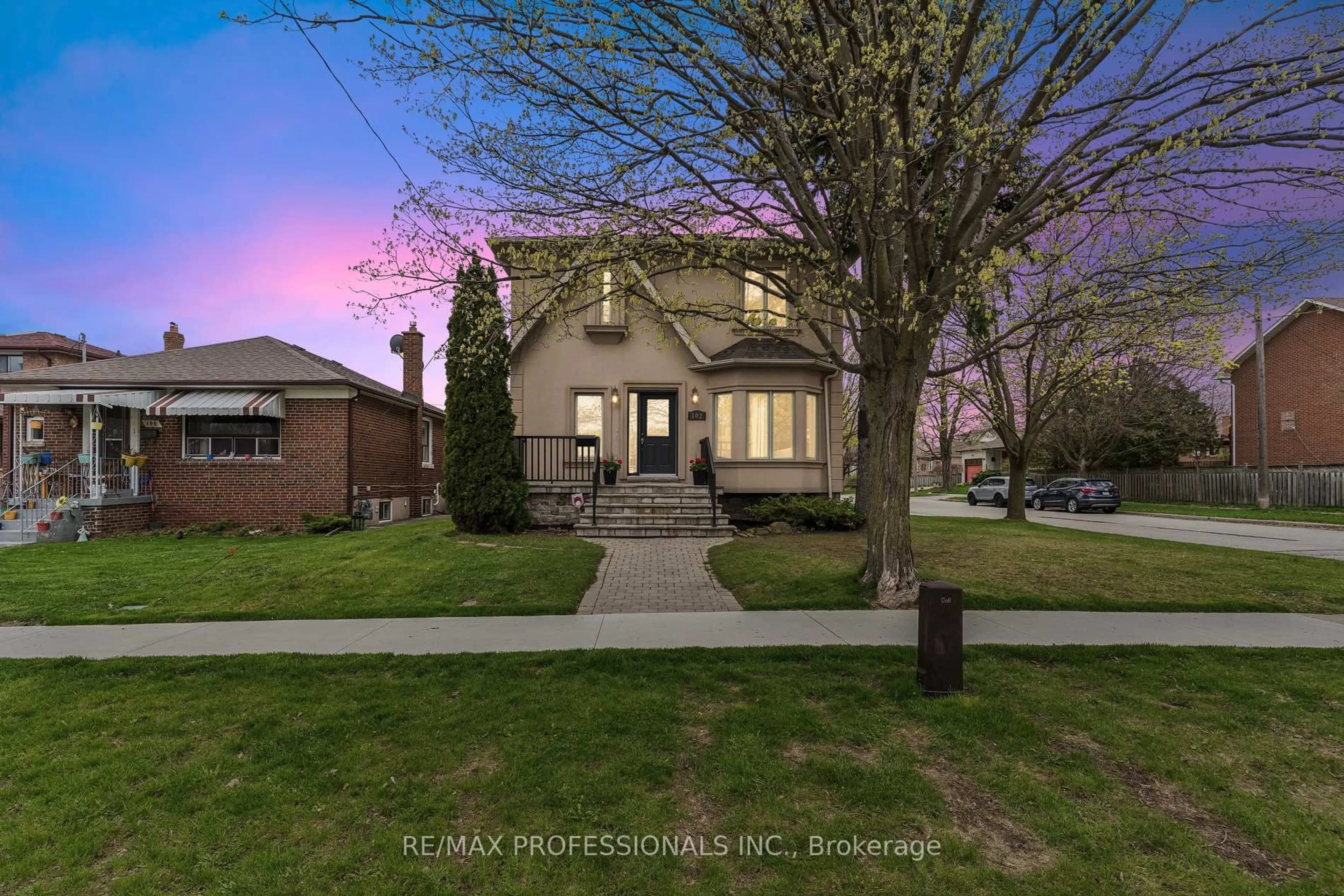 Home with brick exterior material, street for 102 North Carson St, Toronto Ontario M8W 4V5