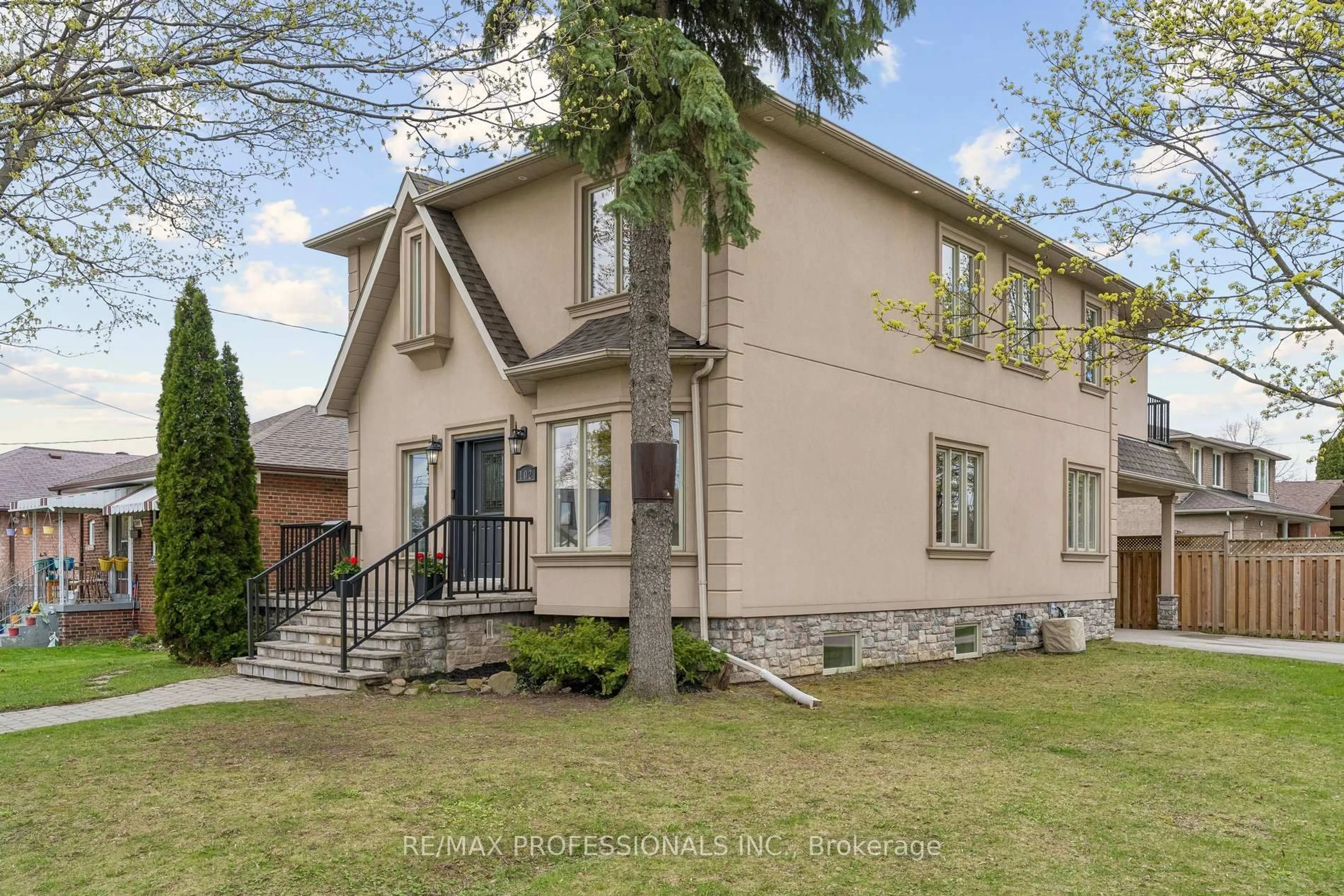 Home with brick exterior material, street for 102 North Carson St, Toronto Ontario M8W 4V5