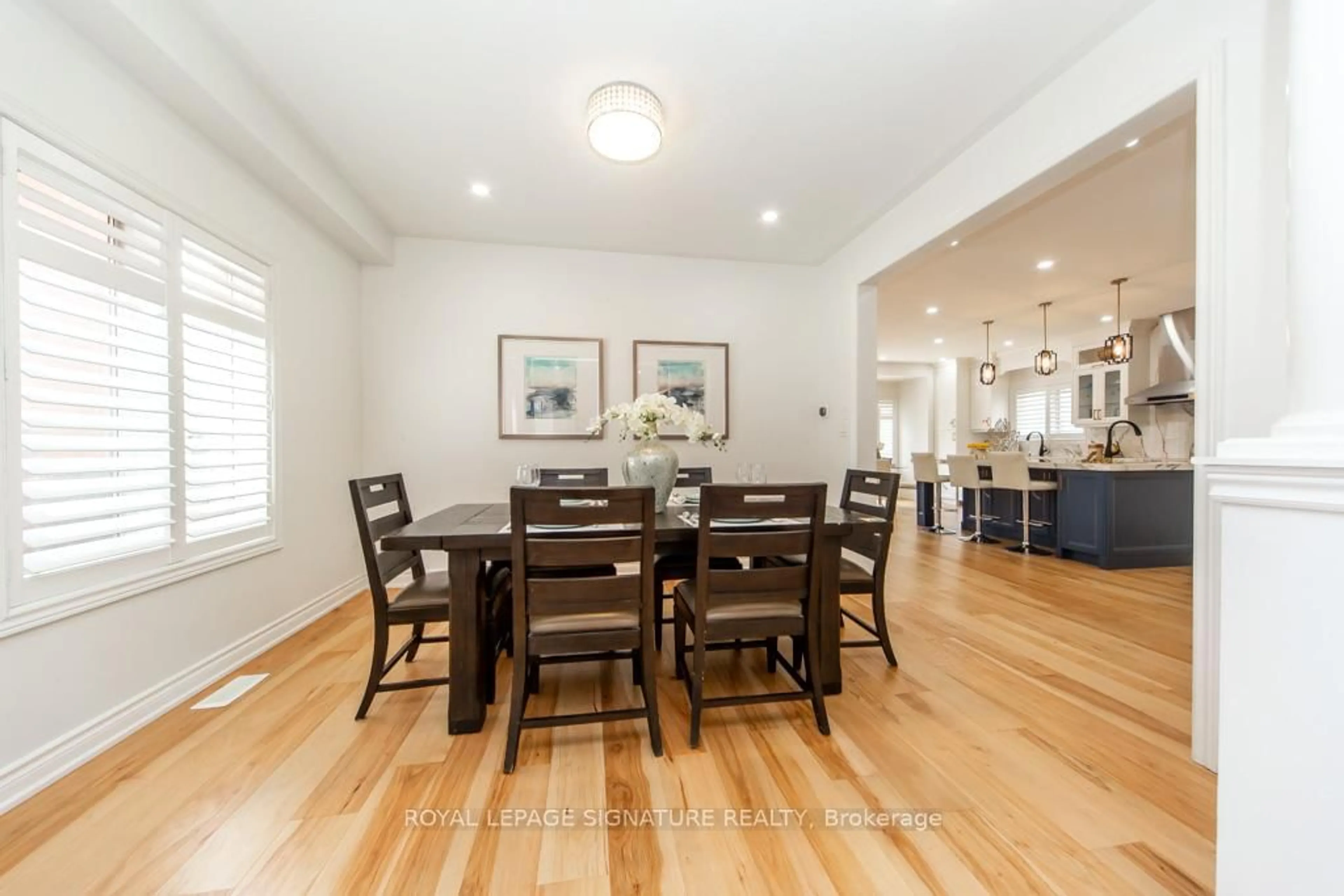 Dining room, wood/laminate floor for 3773 Quite Creek Dr, Mississauga Ontario L5M 8A9