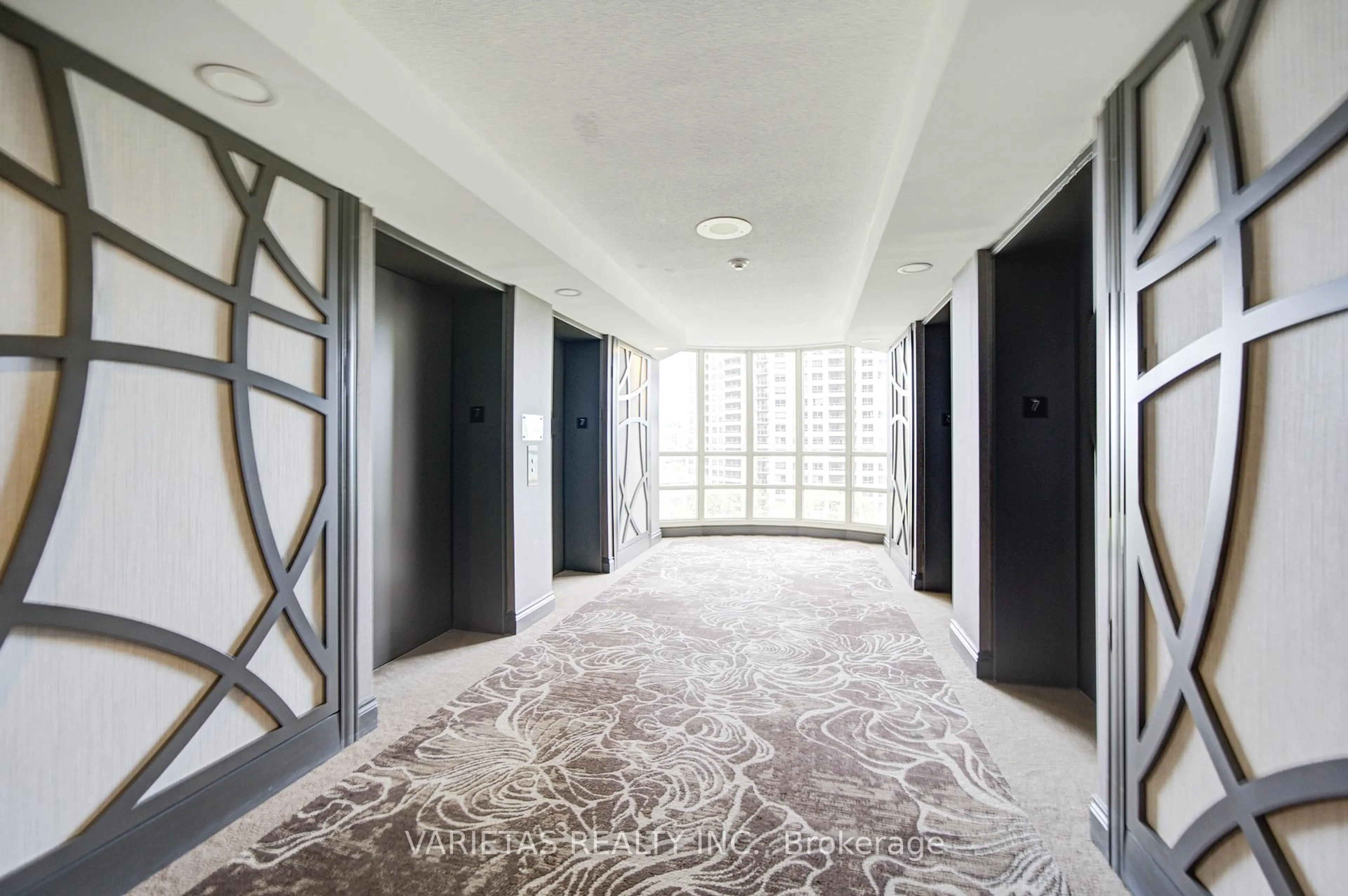 Indoor foyer for 45 Kingsbridge Garden Circ #702, Mississauga Ontario L5R 3K4
