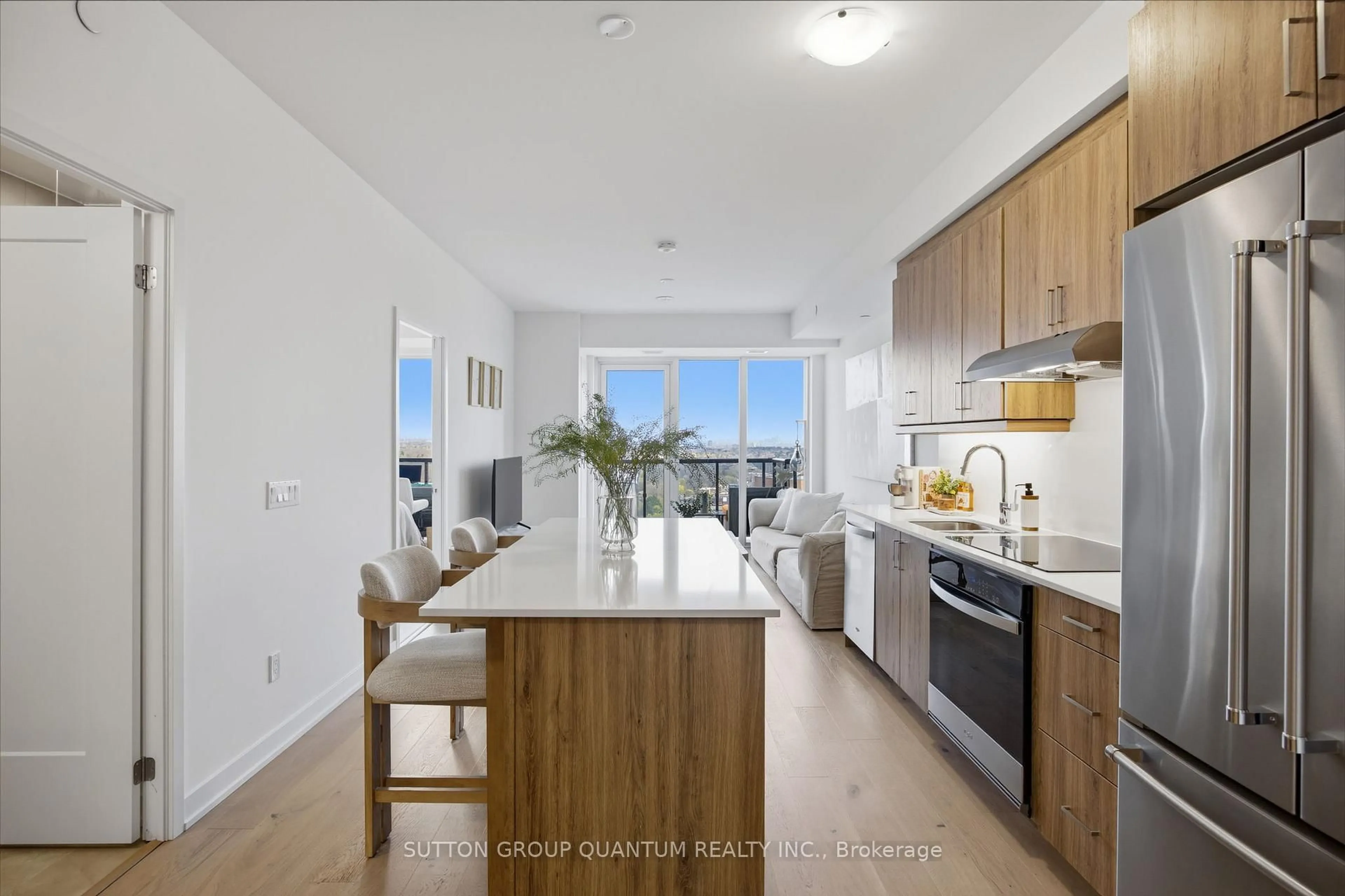Open concept kitchen, unknown for 1035 Southdown Rd #1903, Mississauga Ontario L5J 0A2
