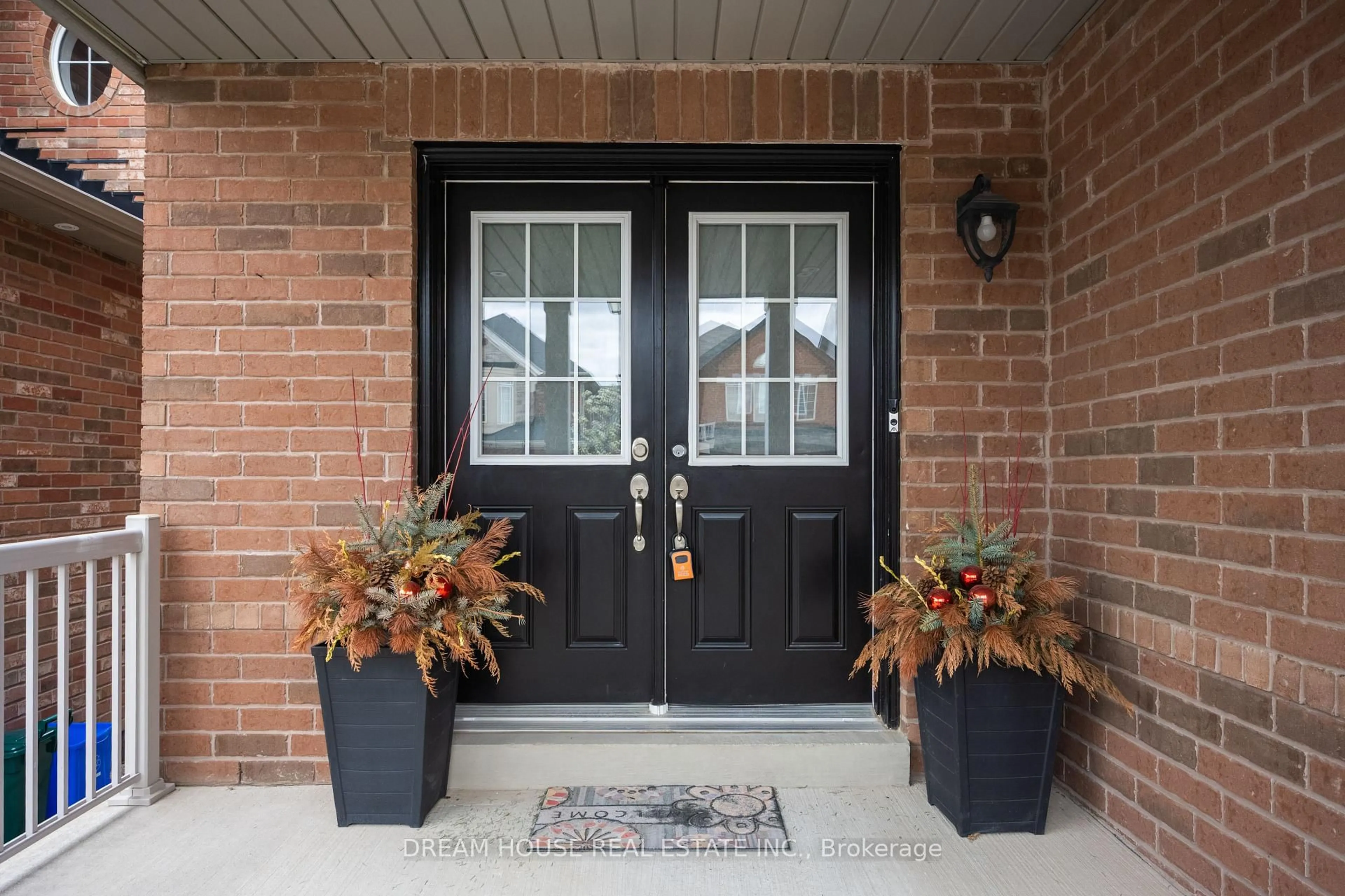 Indoor entryway for 353 Michener Pl, Milton Ontario L9T 8P4