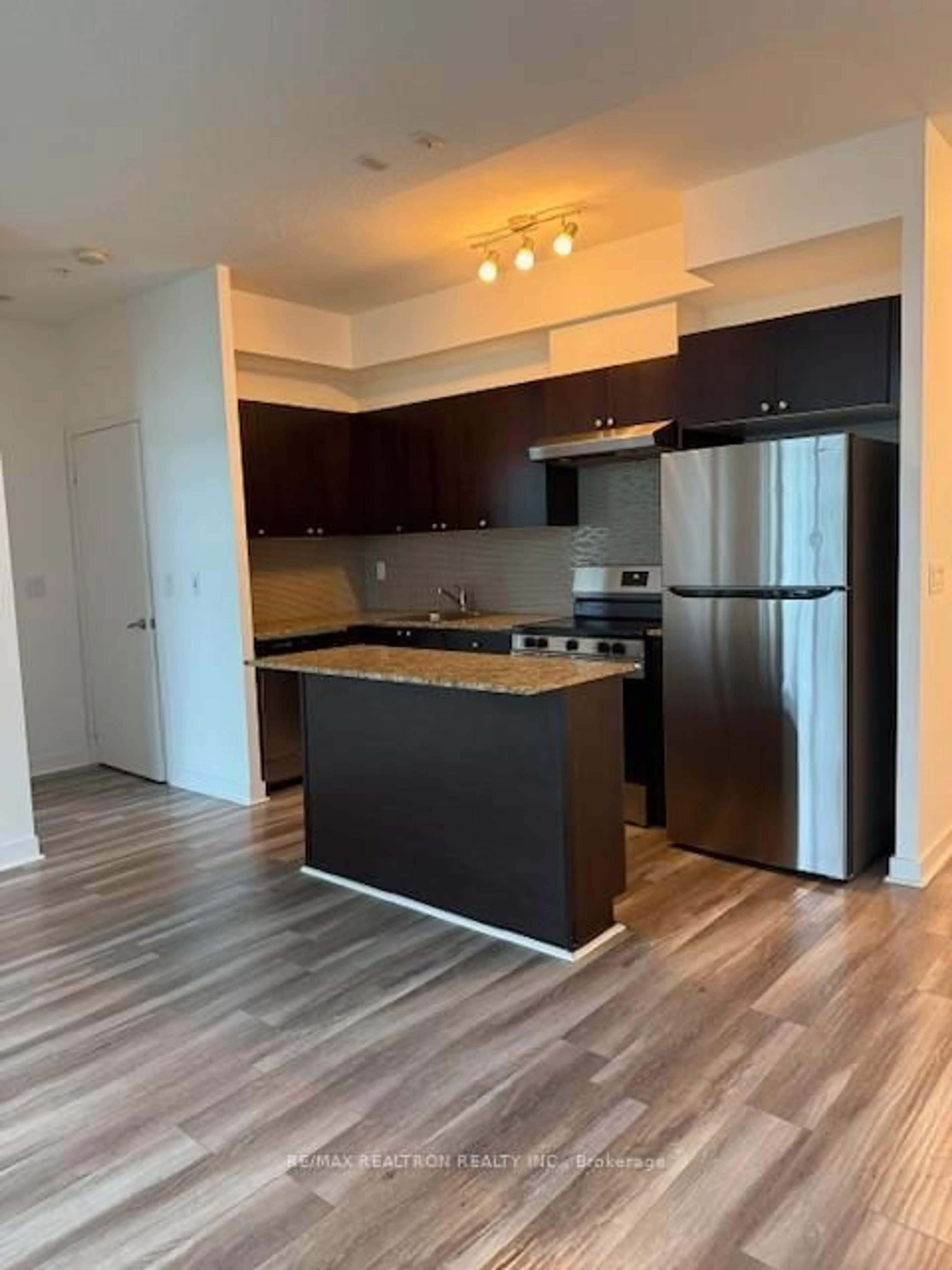 Standard kitchen, unknown for 155 Legion Rd #308, Toronto Ontario M8Y 0A7